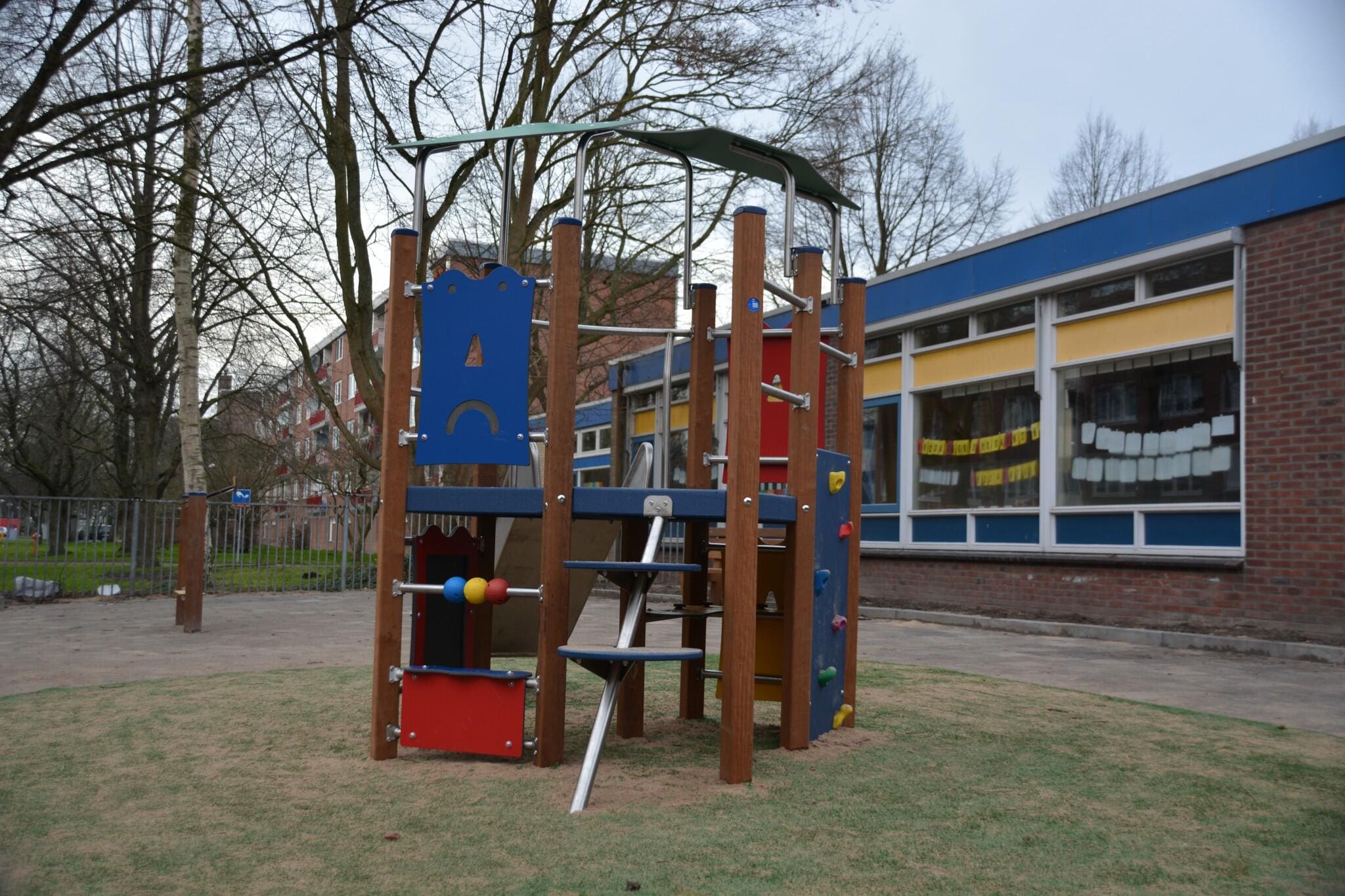 Redesign of the OBS De Piramide schoolyard