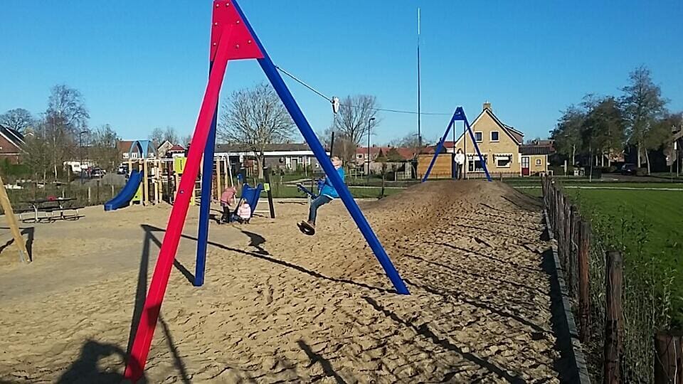 Inrichting tijdelijk speelpark Dorpspark