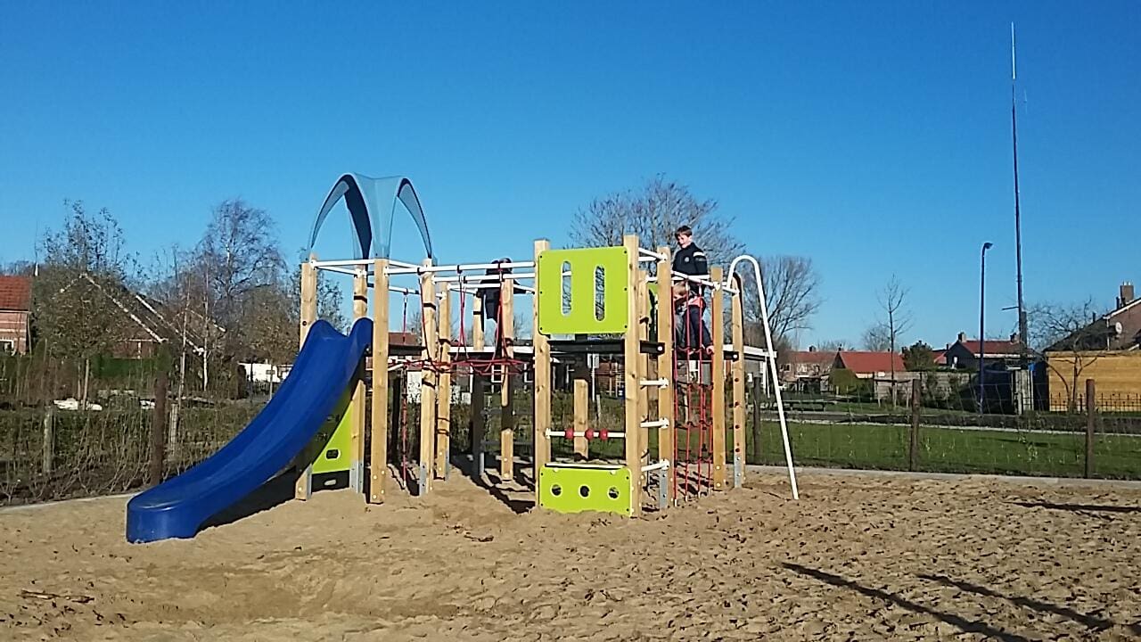 Inrichting tijdelijk speelpark Dorpspark