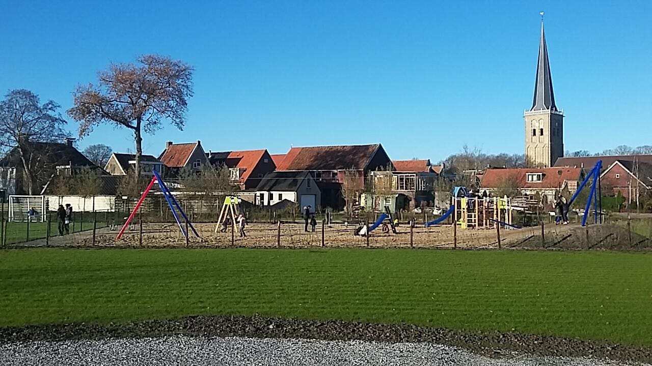 Inrichting tijdelijk speelpark Dorpspark