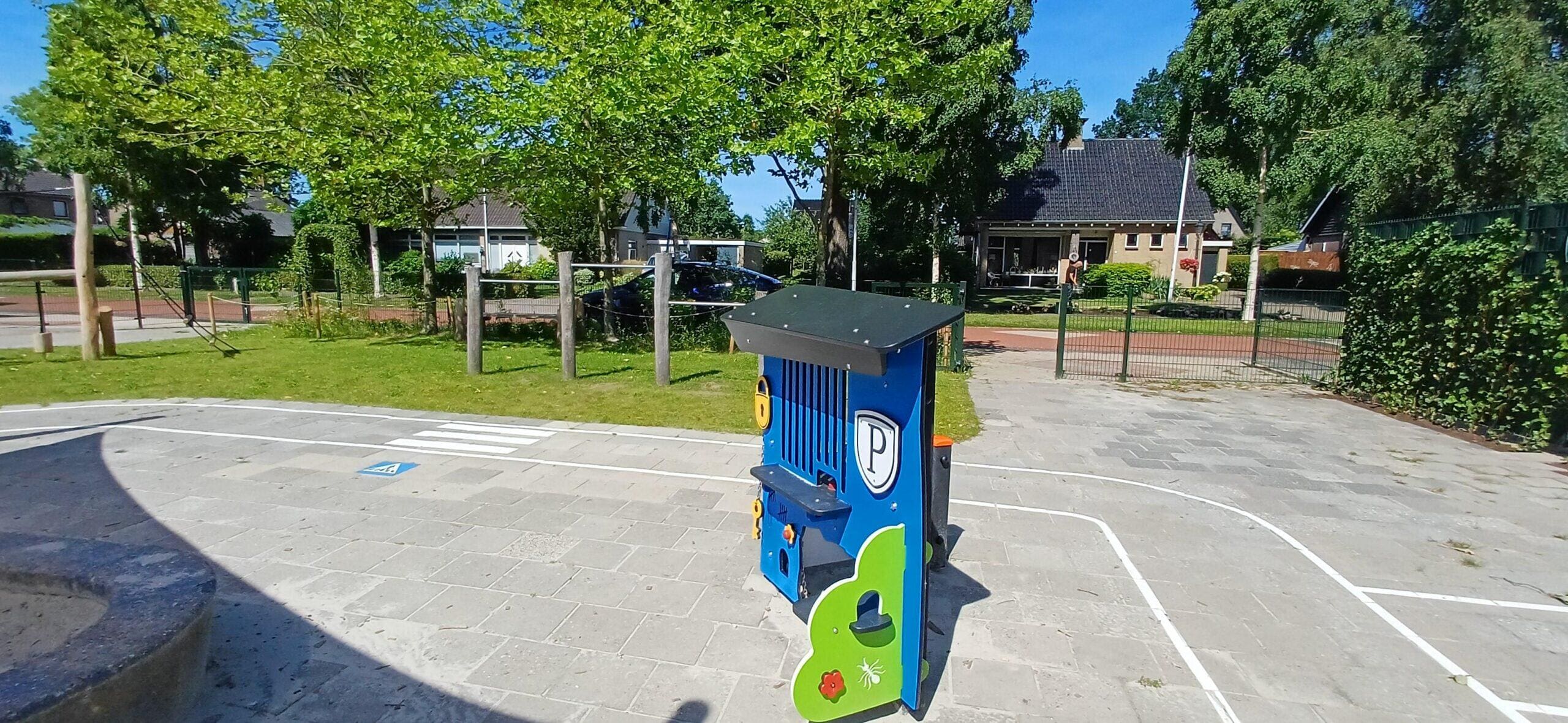 Spelen, ontdekken en groeien op een groen schoolplein in Twijzel