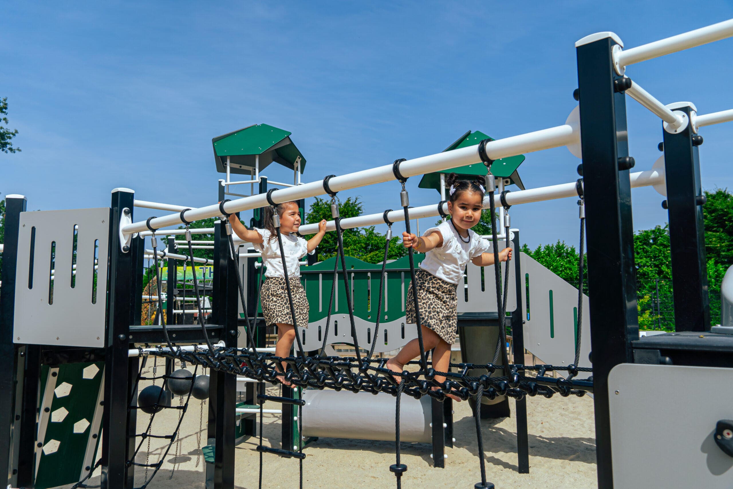 Resort Arcen blij met nieuwe speelplek: “Iedereen speelt nu mee”