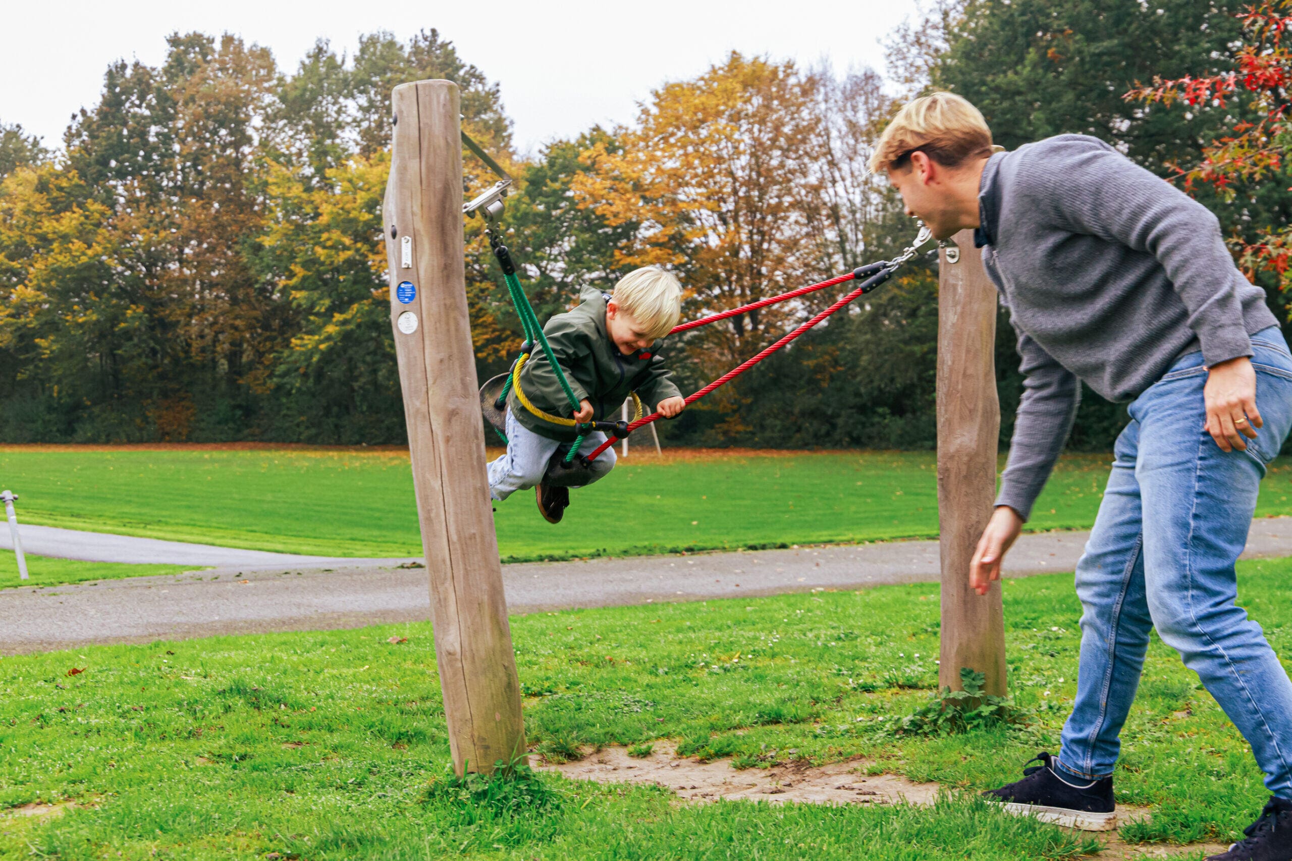 Inklusiver Spielplatz in Rollegem, Belgien