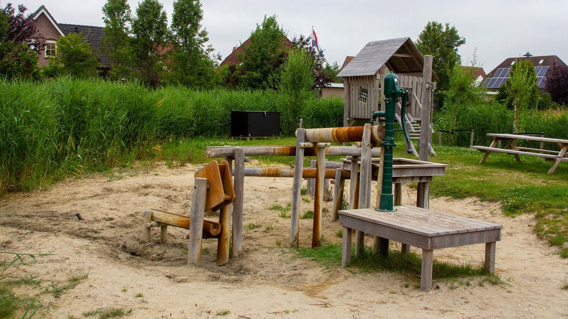 Natuurlijk en avontuurlijk spelen op speeleiland
