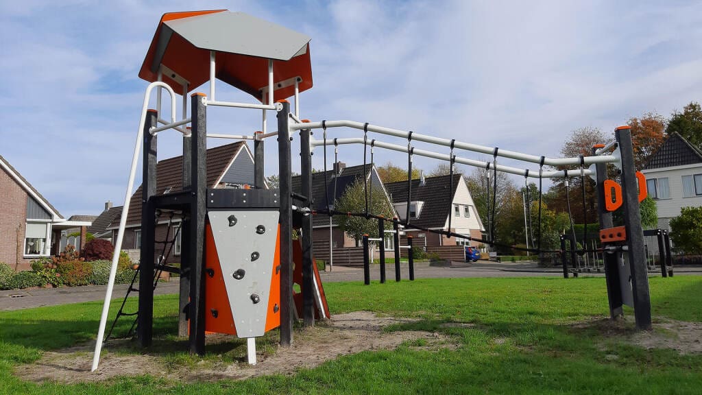 vernieuwde speeltuin in De Westereen