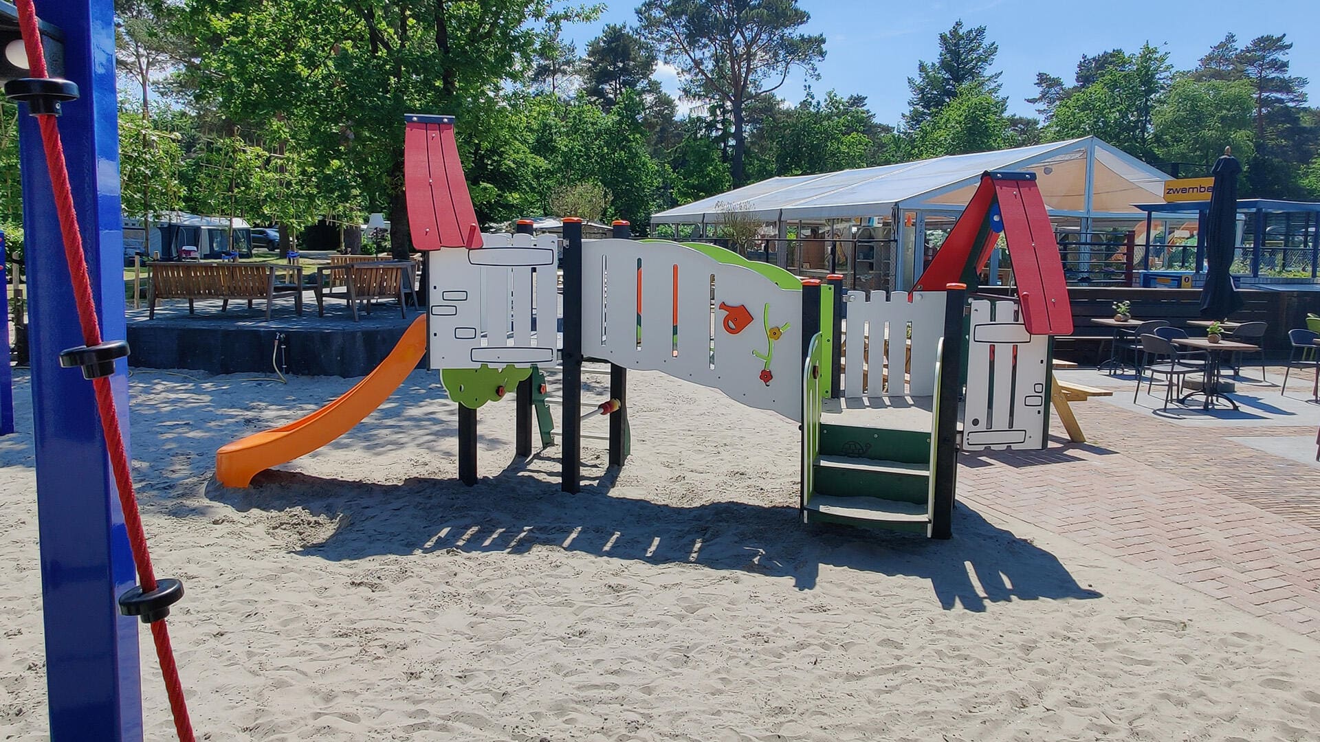 Vielseitiges Spiel auf dem Campingplatz