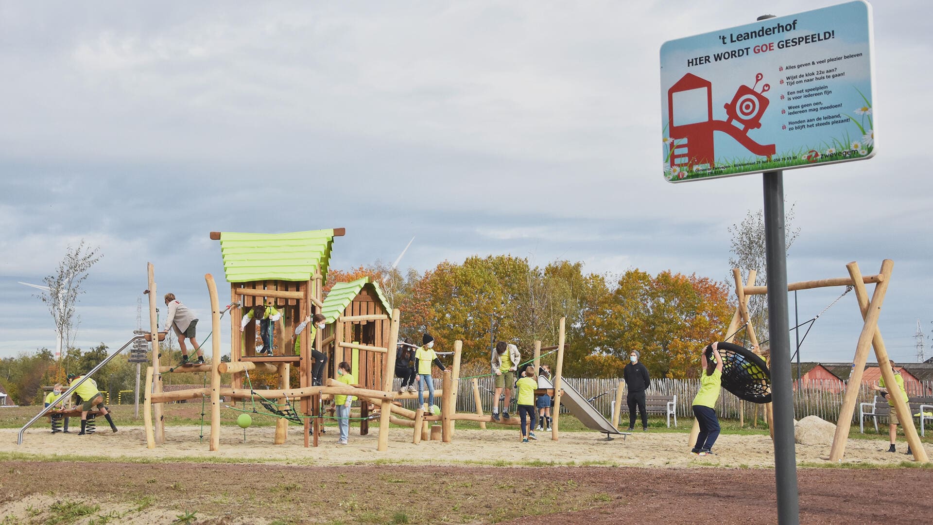 Brand new playground Leanderhof