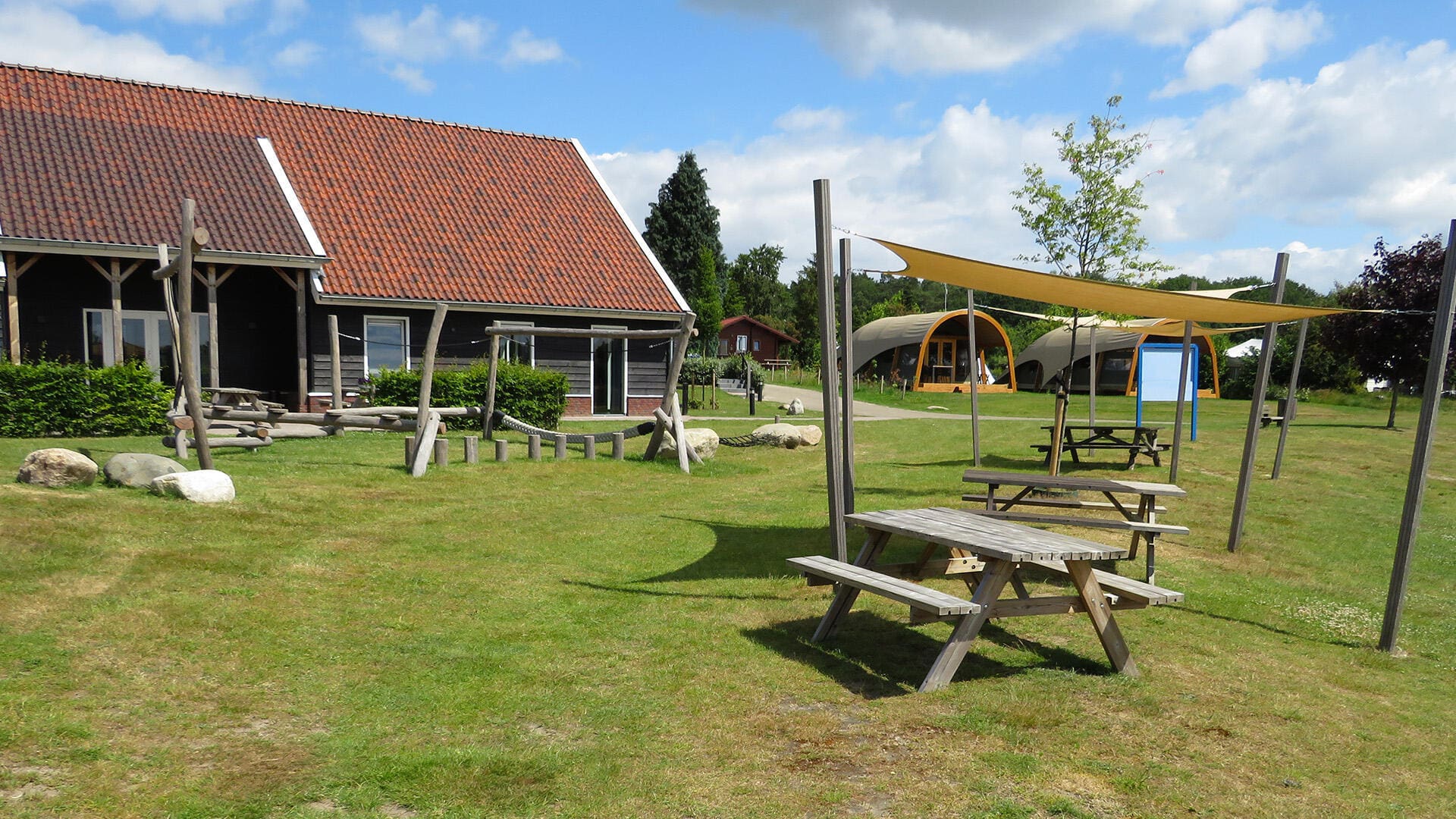 Refurbishment of a camping in various phases