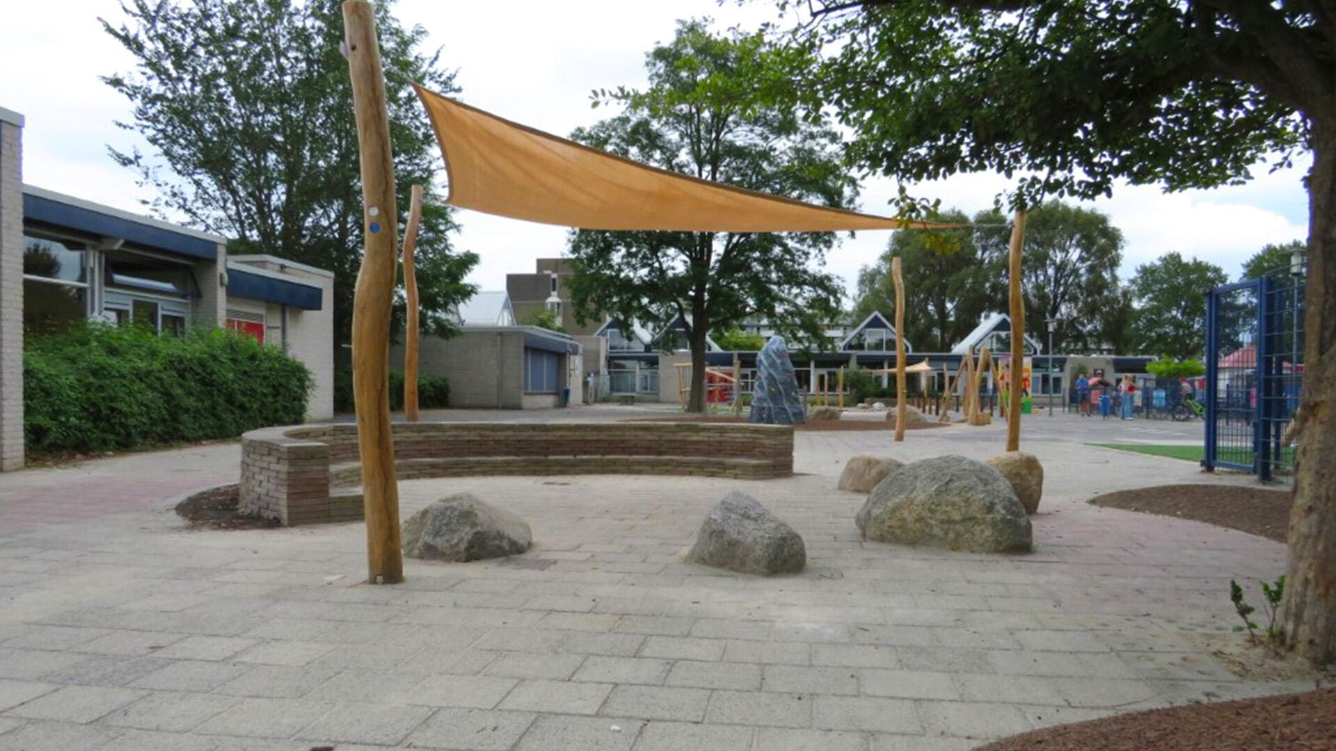 Vernieuwd schoolplein met bewegend leren