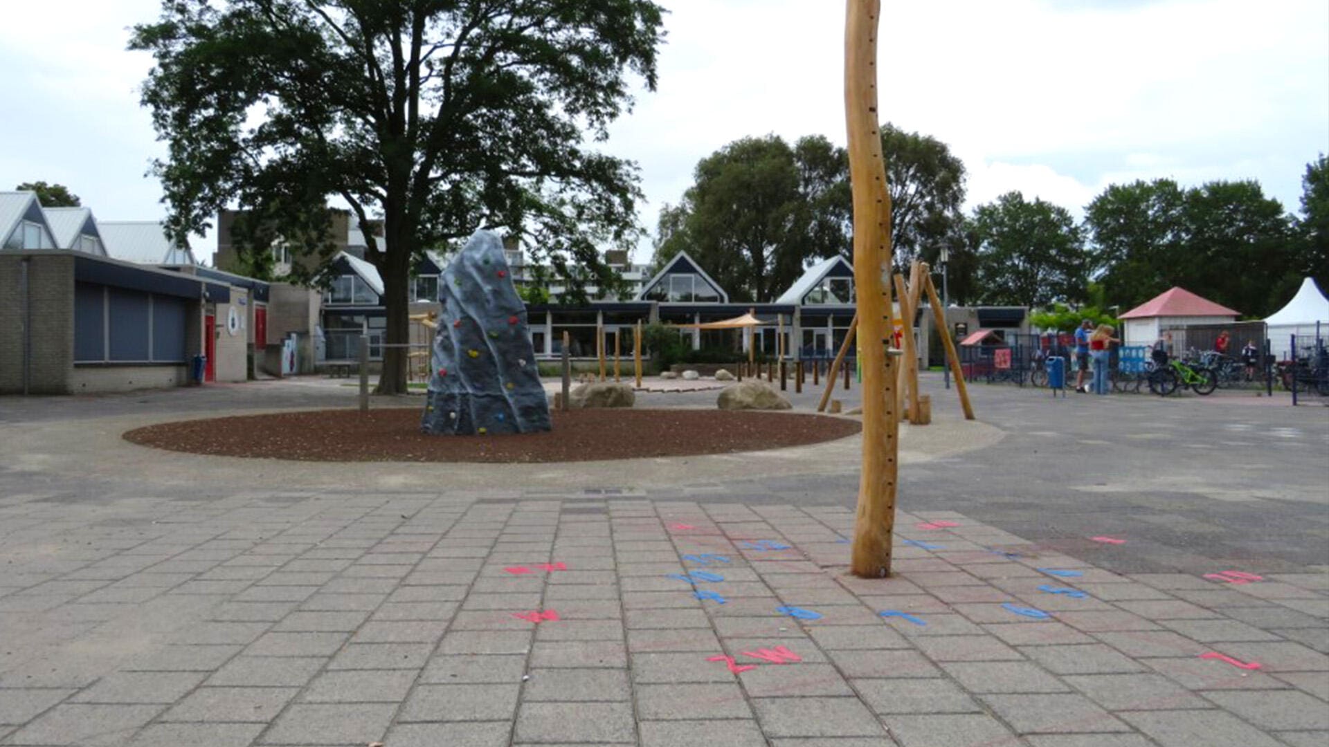 Vernieuwd schoolplein met bewegend leren