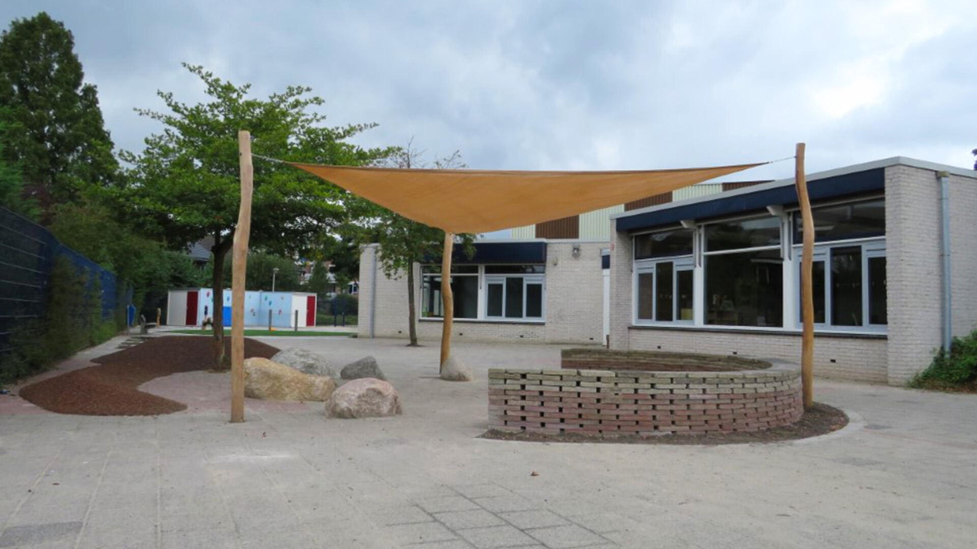 Vernieuwd schoolplein met bewegend leren