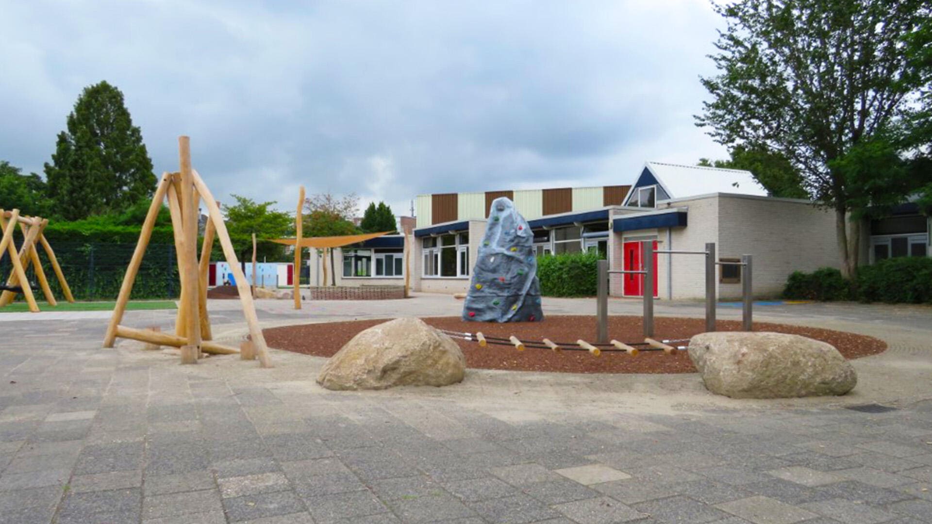 Vernieuwd schoolplein met bewegend leren
