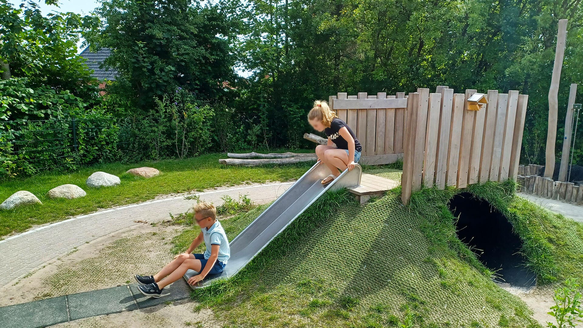 Refurbishment of schoolyard with natural and recycled materials