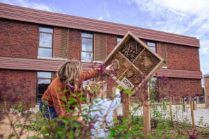 Leren over biodiversiteit op het plein.
