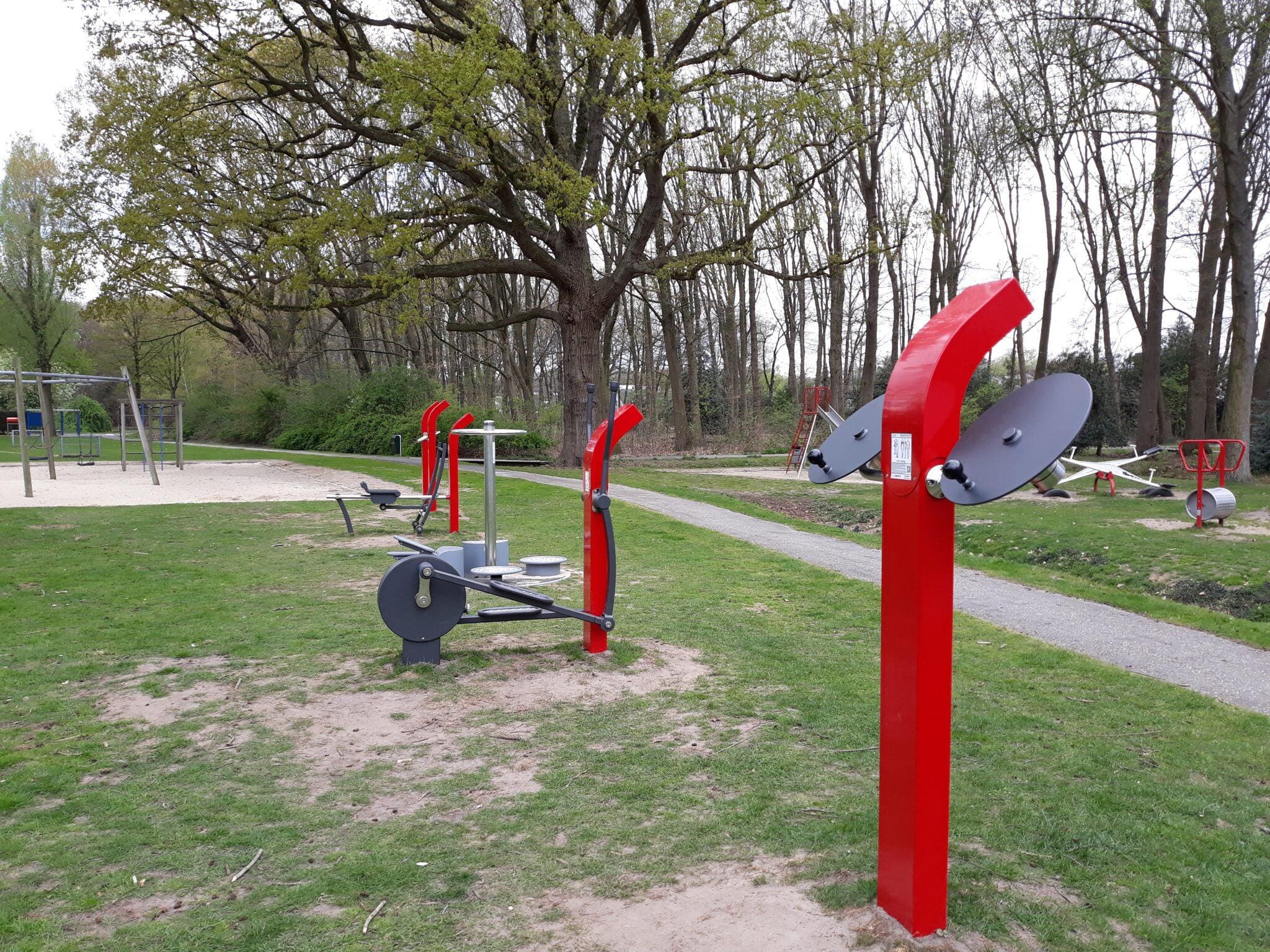 Inrichting beweegplein voor senioren De Blaak