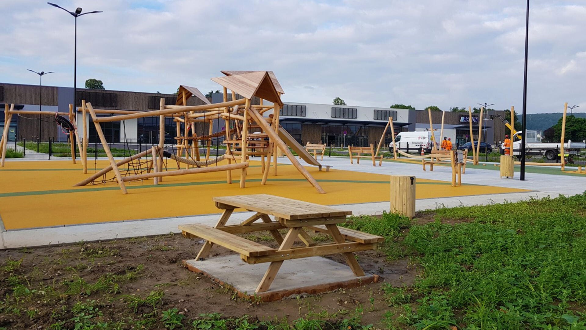 Robinia Adventure Play Kletterparcours in Frankreich