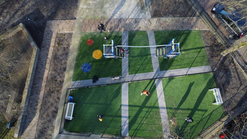 Bovenaanzicht lijnenspel van Kinschotplein