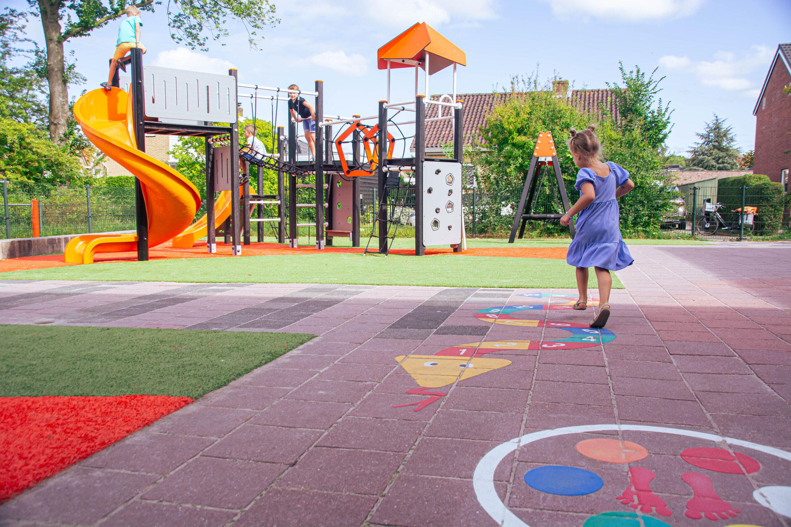 The Ammanschool: a cool and colourful schoolyard!
