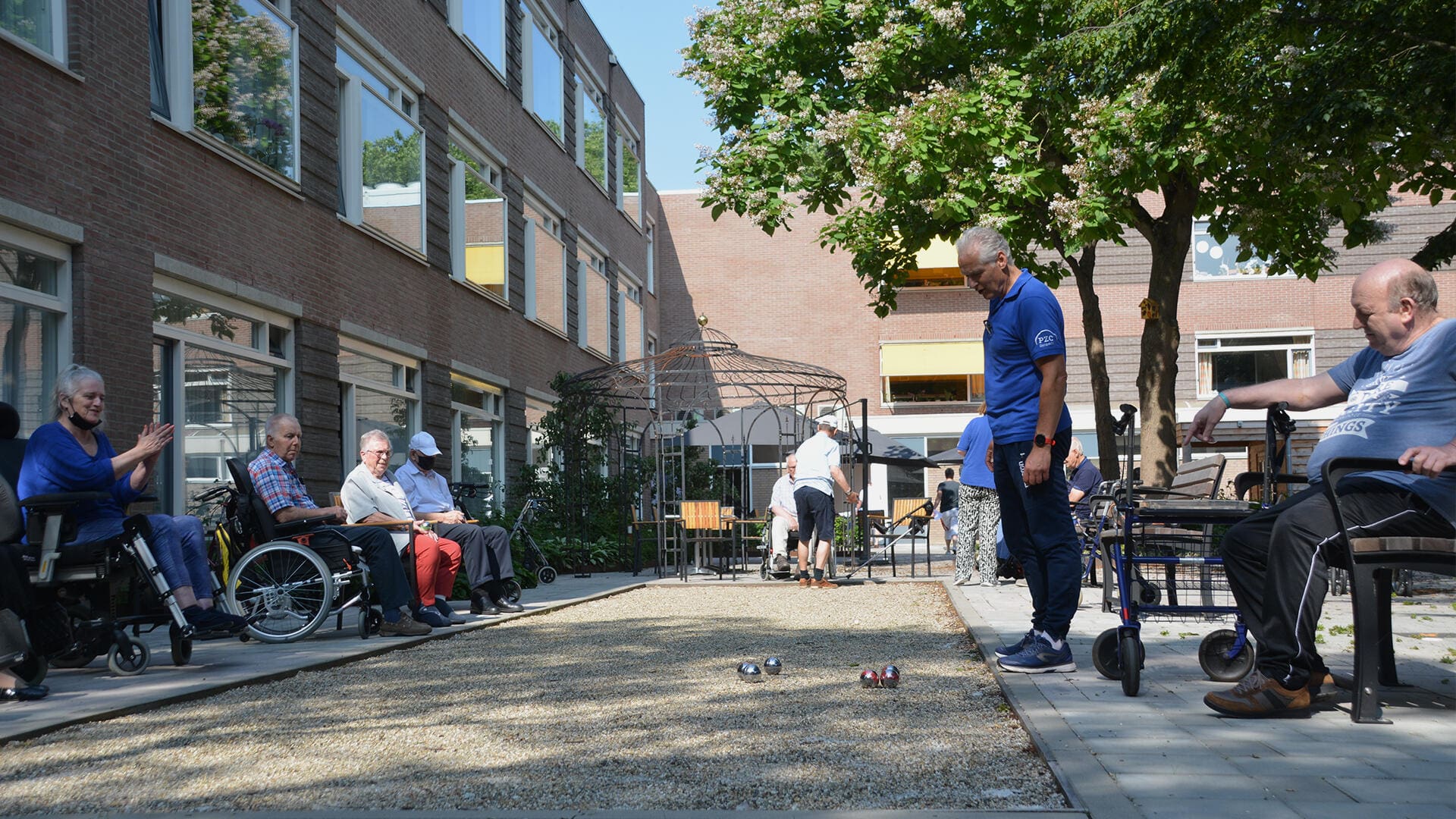 Complete doe-, beweeg- en beleeftuin zorggroep