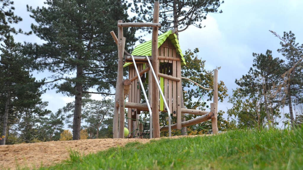 klimtoestel bovenop de speelheuvel (2021)