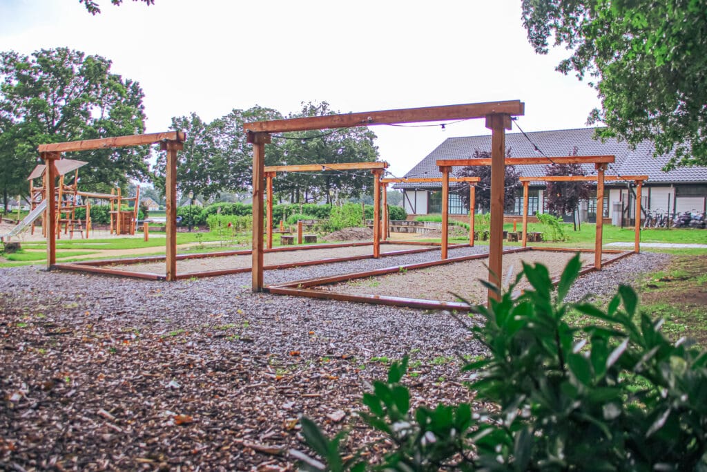 Jeu de boules banen bekleed met douglas hout
