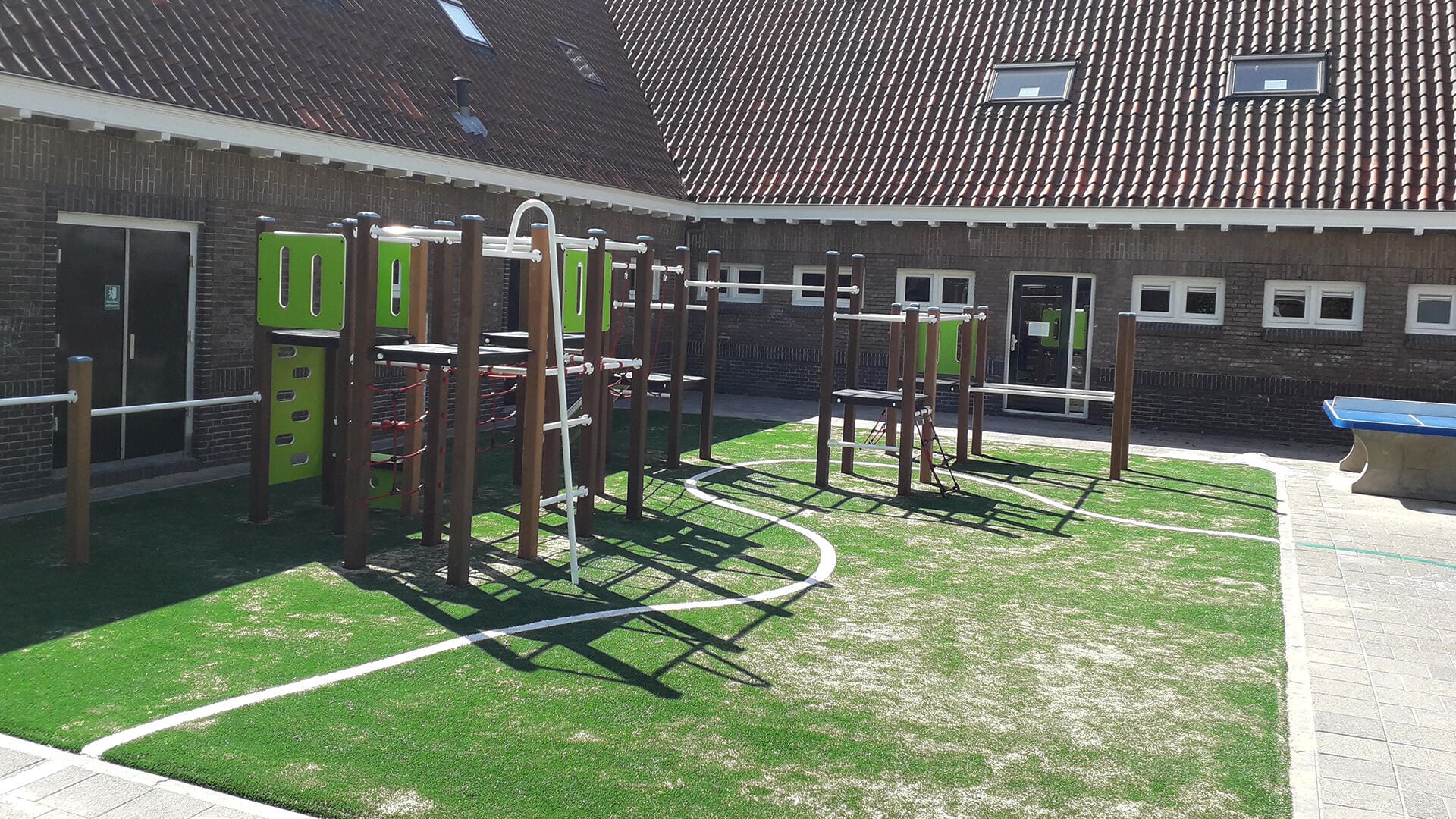 Verbinding van delen schoolplein