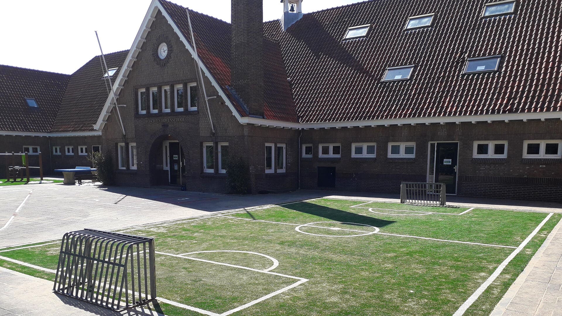 Verbinding van delen schoolplein
