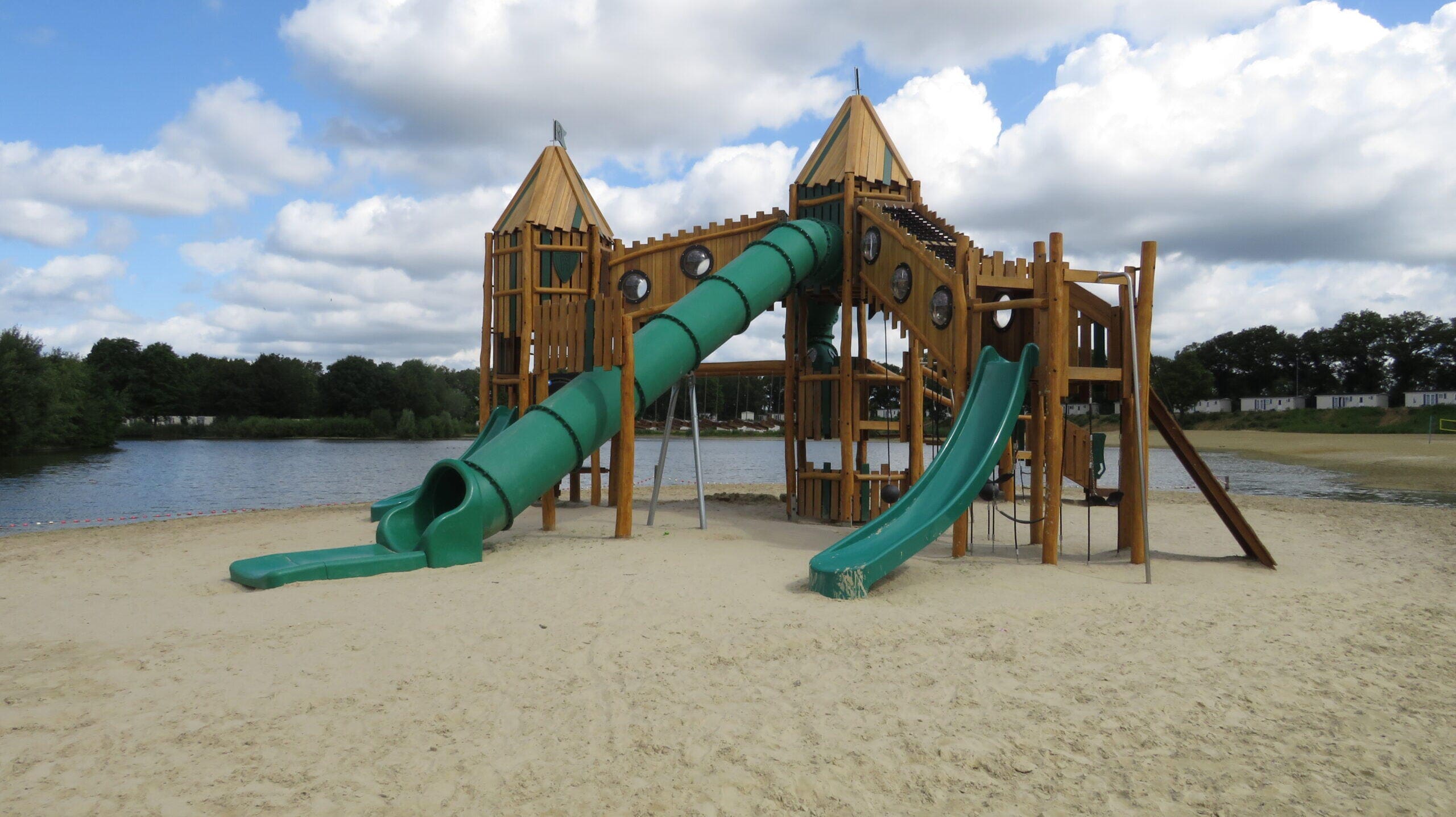 Replacement of the central play area at Roompot Hunzedal