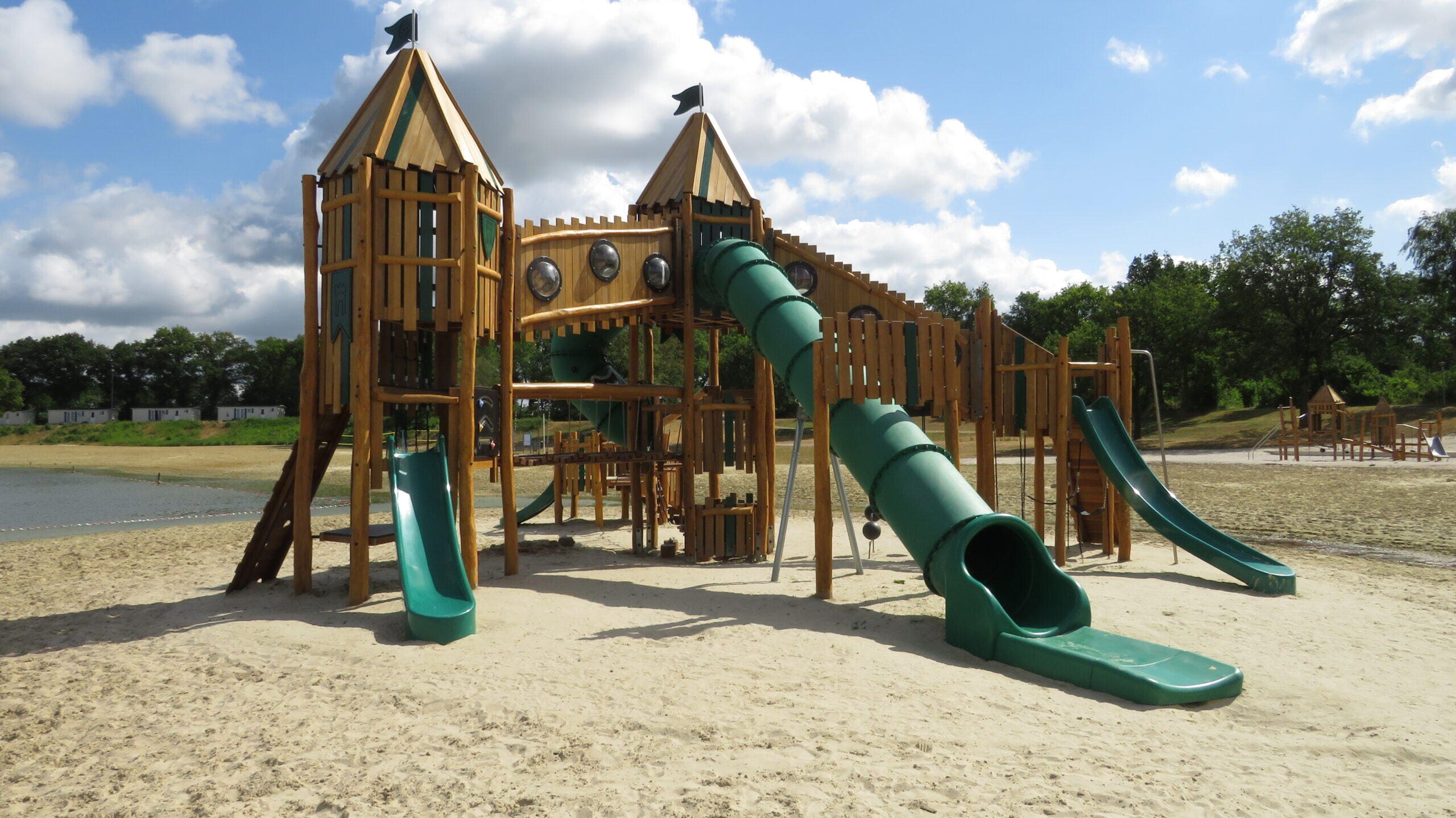 Replacement of the central play area at Roompot Hunzedal