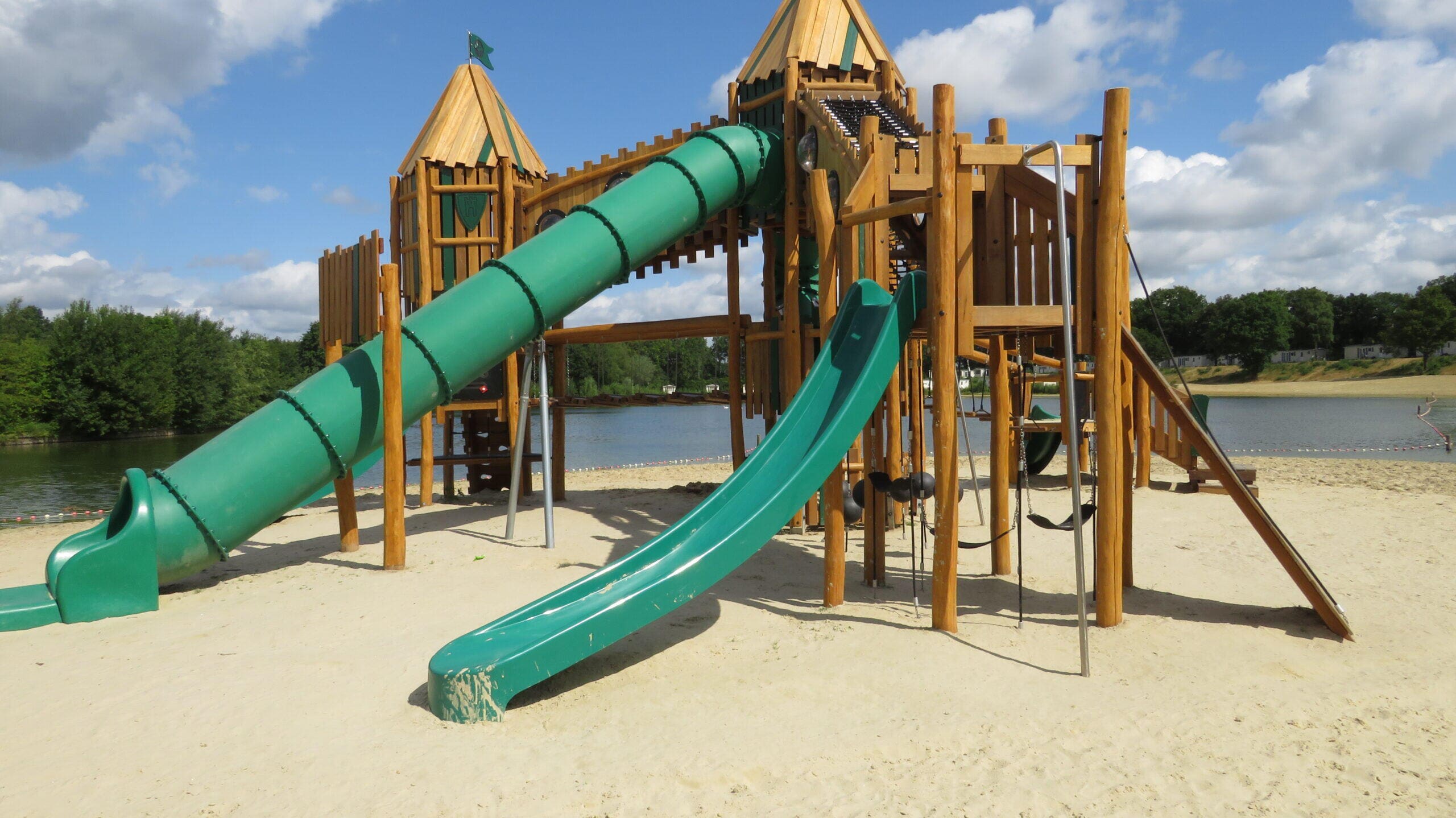 Replacement of the central play area at Roompot Hunzedal