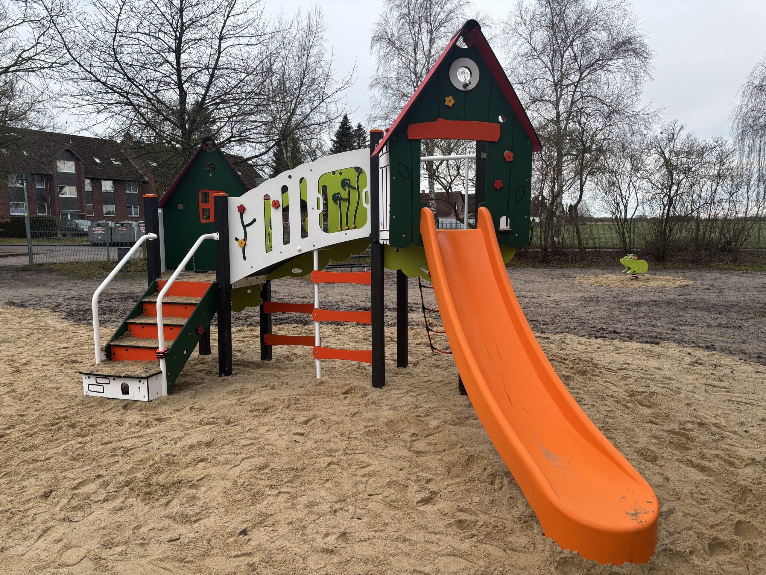 Nachhaltige Neugestaltung eines Spielplatzes: von veraltet zu vielseitig!