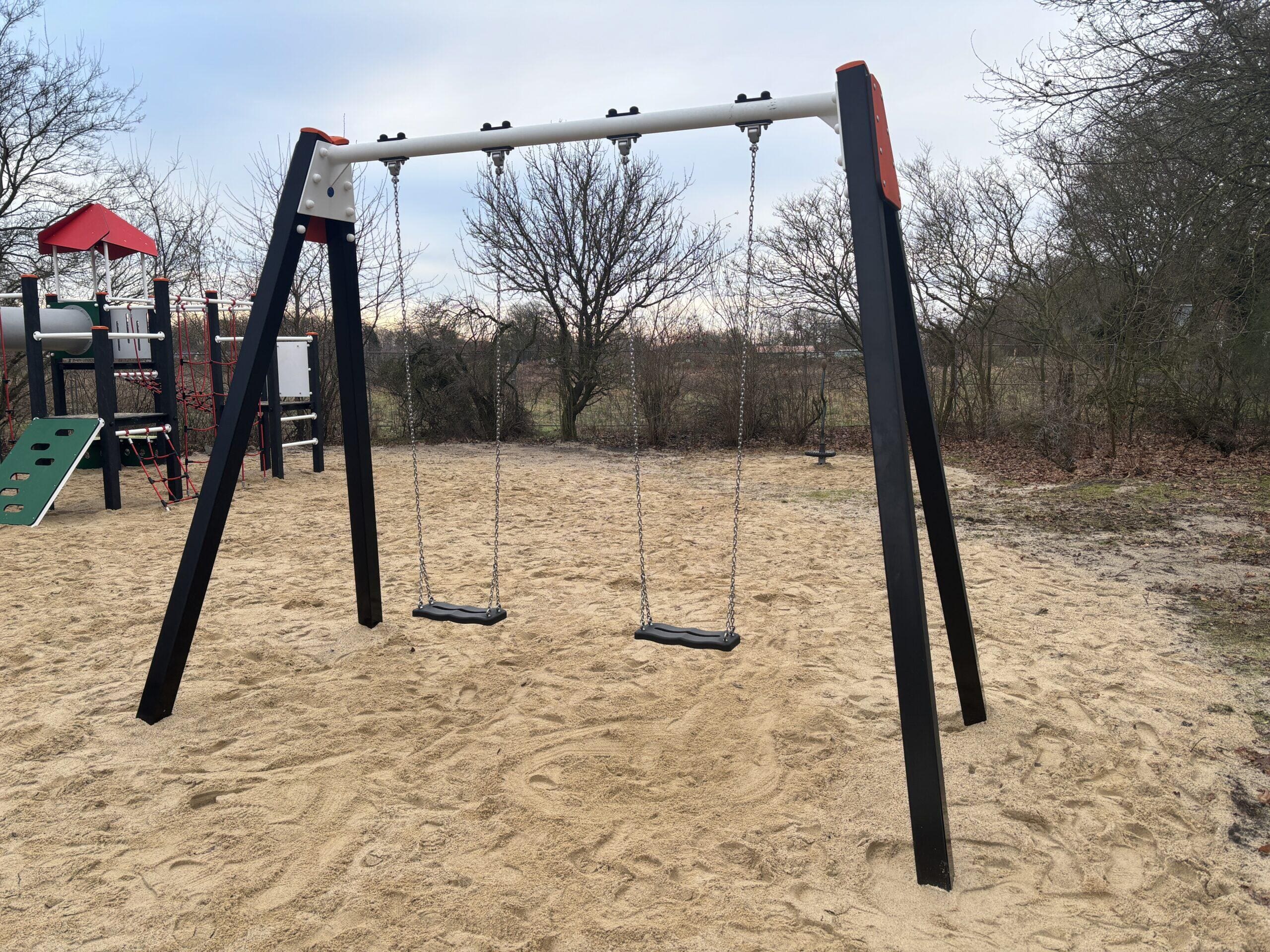 Nachhaltige Neugestaltung eines Spielplatzes: von veraltet zu vielseitig!