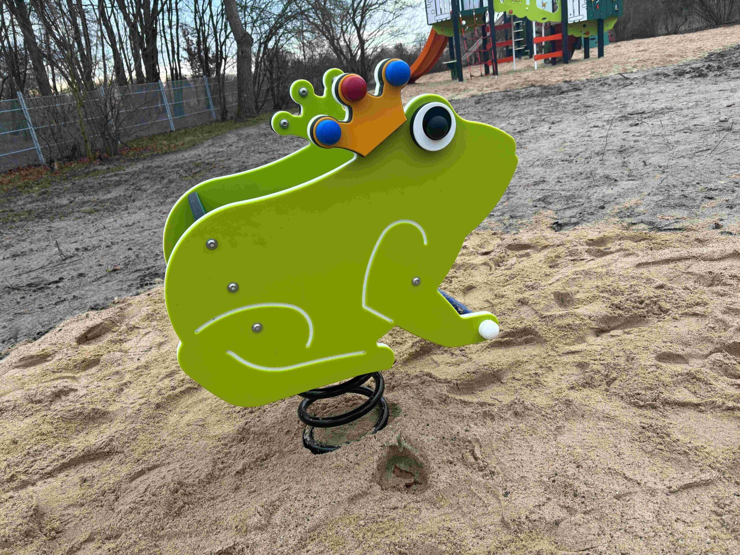 Nachhaltige Neugestaltung eines Spielplatzes: von veraltet zu vielseitig!