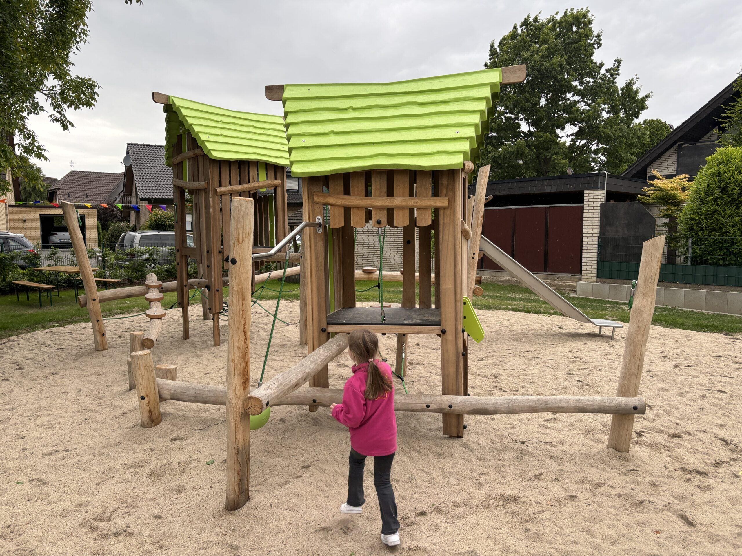 in Duitsland New play area for St. Antonius Benteler daycare centre in Germany