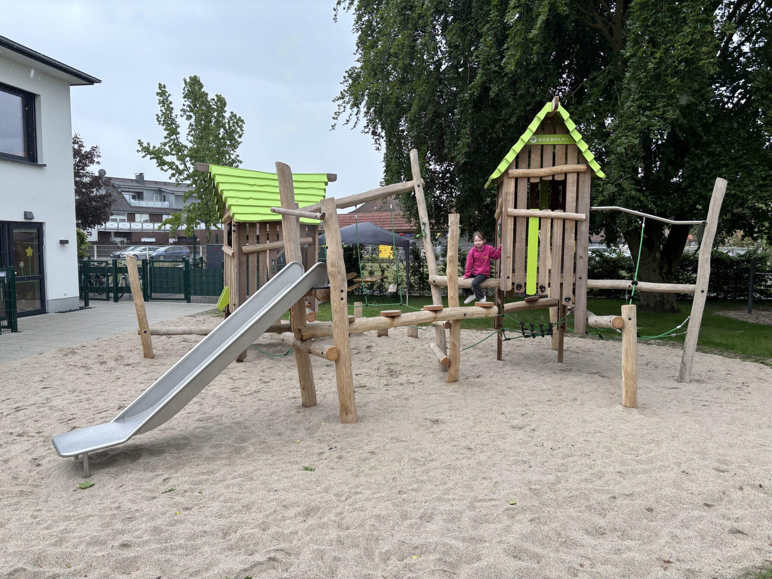 in Duitsland New play area for St. Antonius Benteler daycare centre in Germany