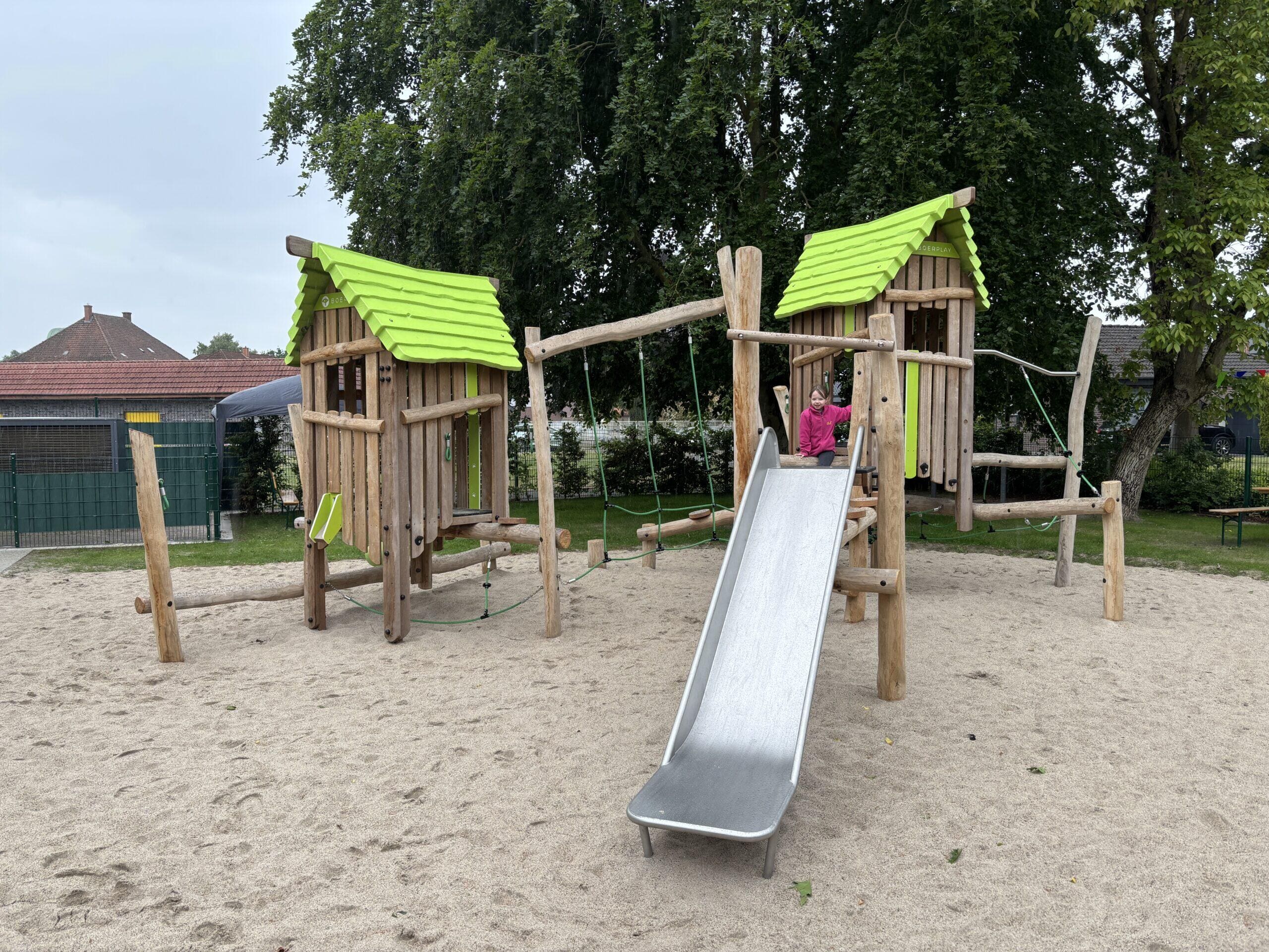in Duitsland New play area for St. Antonius Benteler daycare centre in Germany
