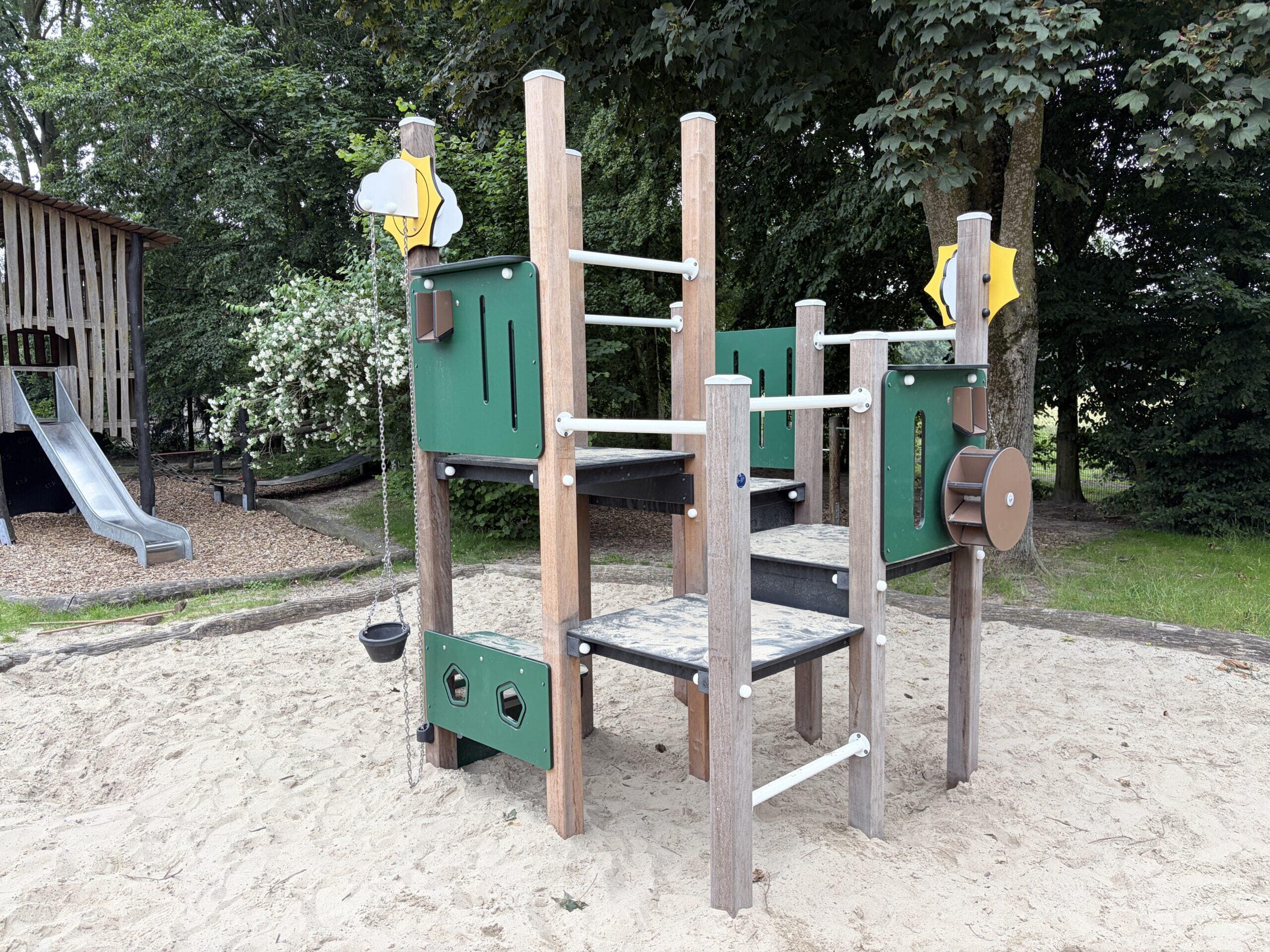 Spielen im Sand in Schöning
