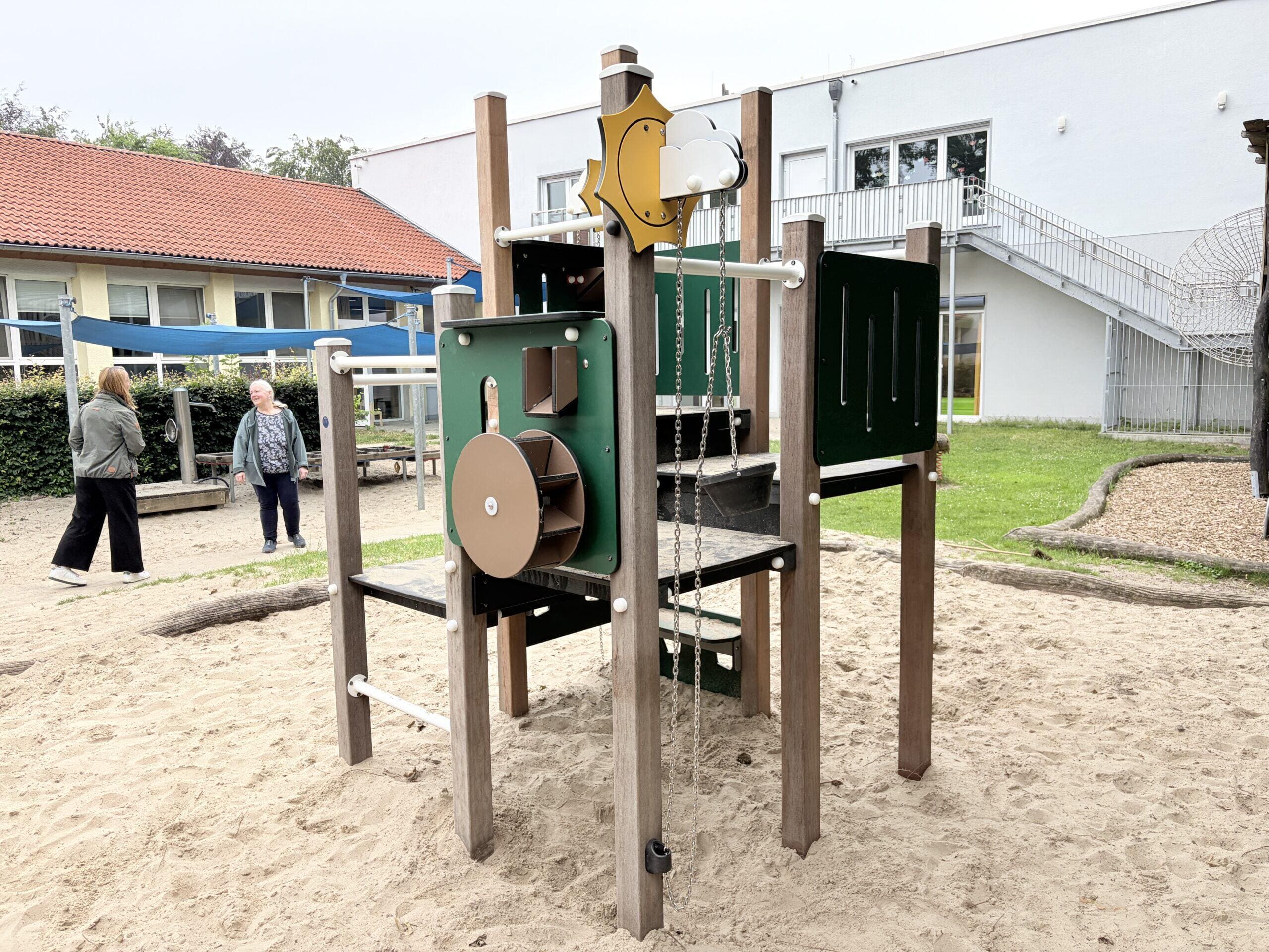 Spielen im Sand in Schöning