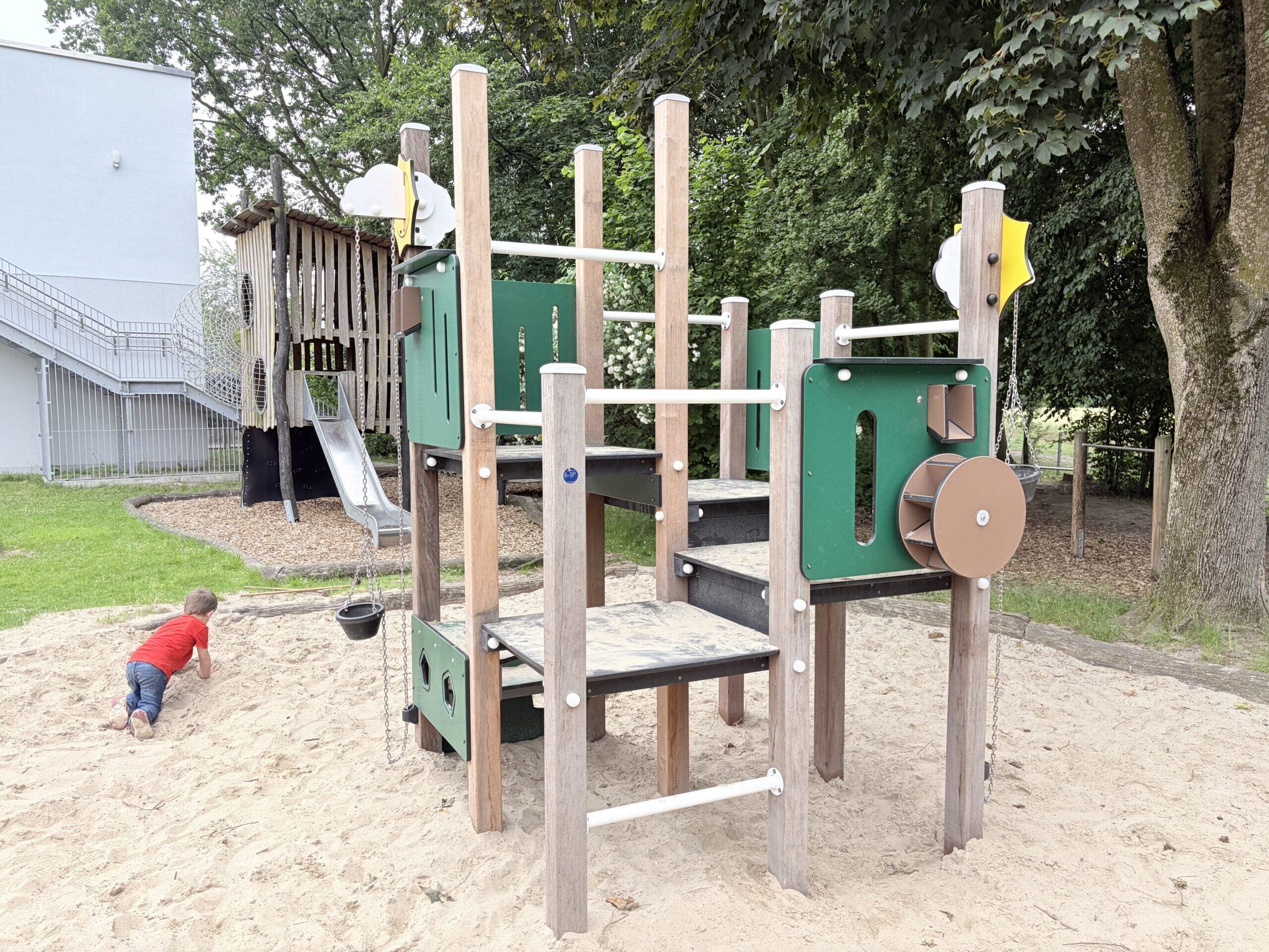 Spielen im Sand in Schöning