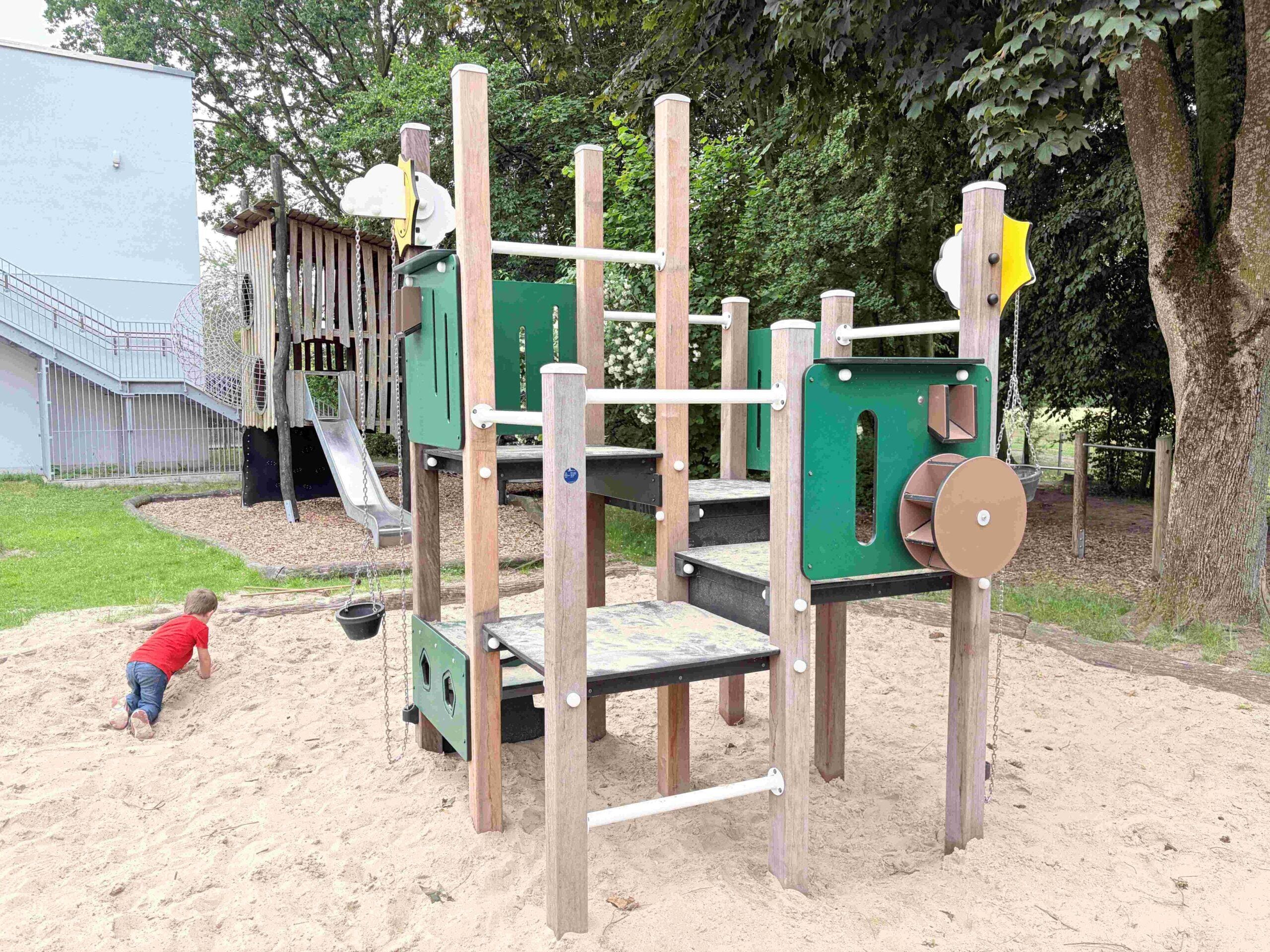 Spielen im Sand in Schöning