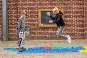 Bewegend leren helpt bij leesvaardigheden