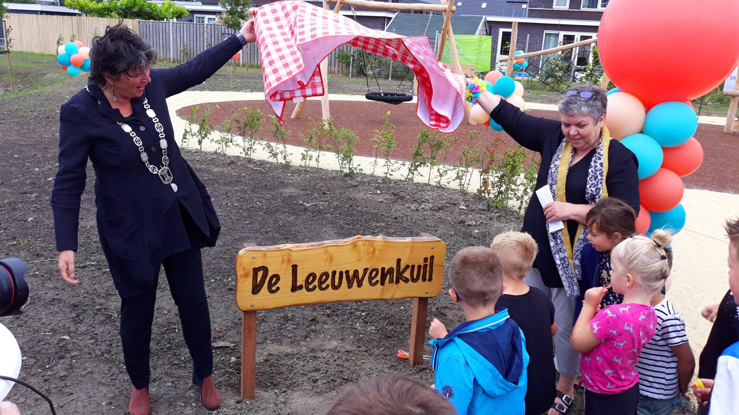 Inrichting speelplaats bij nieuwbouwwijk De Leeuwenkuil Elshof-zuid
