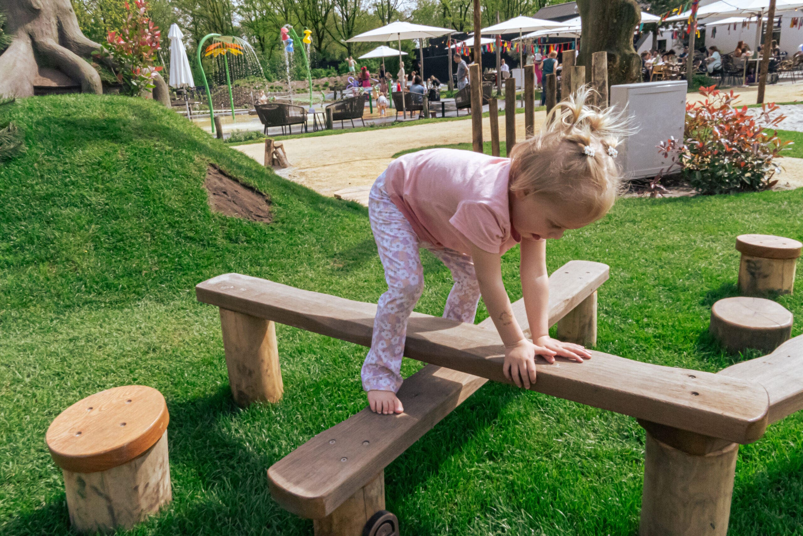Spielen in märchenhafter Atmosphäre in Charlie´s Abenteuerdorf