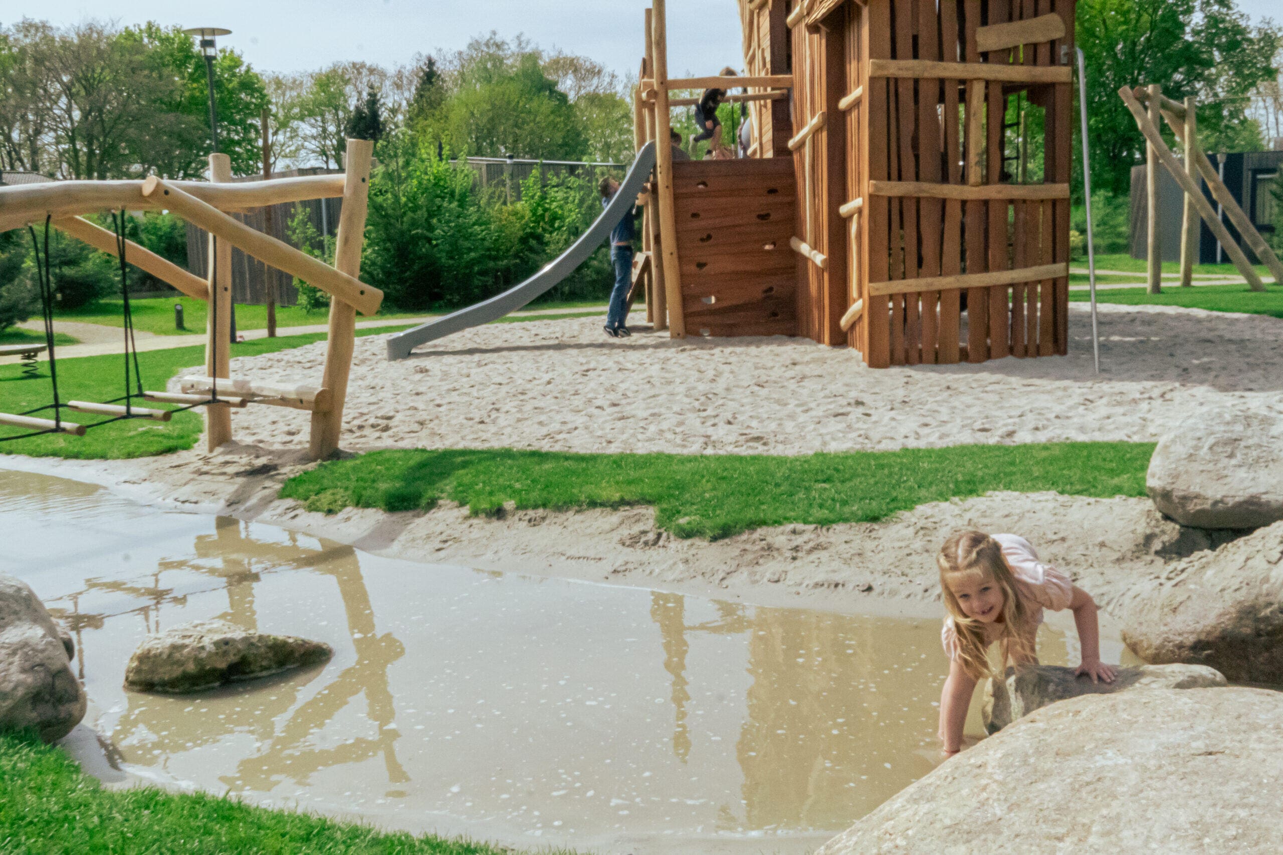 Spielen in märchenhafter Atmosphäre in Charlie´s Abenteuerdorf