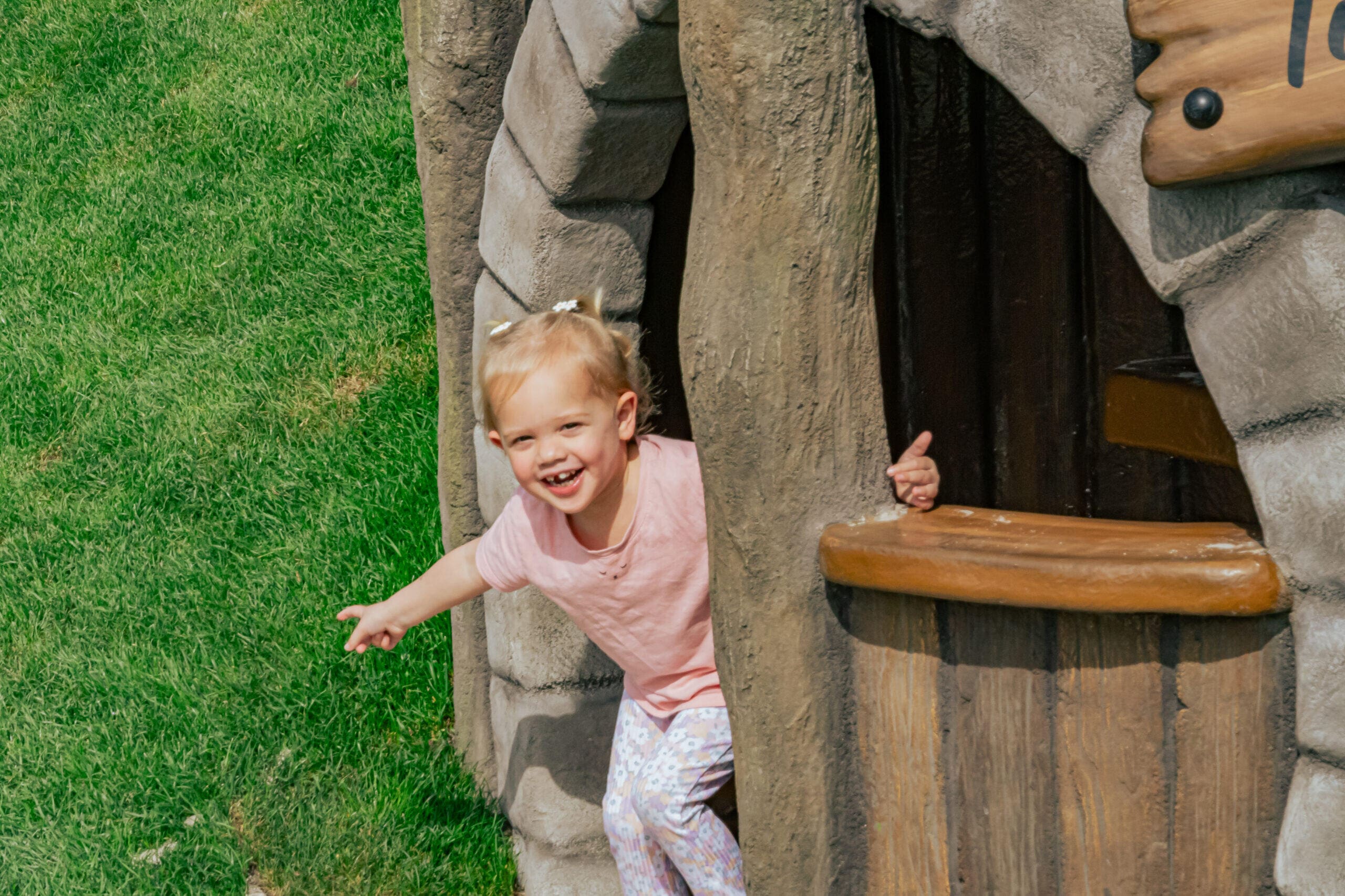 Spielen in märchenhafter Atmosphäre in Charlie´s Abenteuerdorf