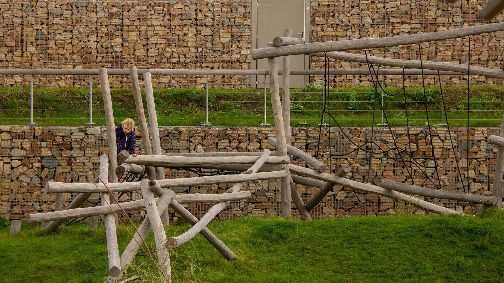 Realisatie Natuurspeeltuin De Hoef
