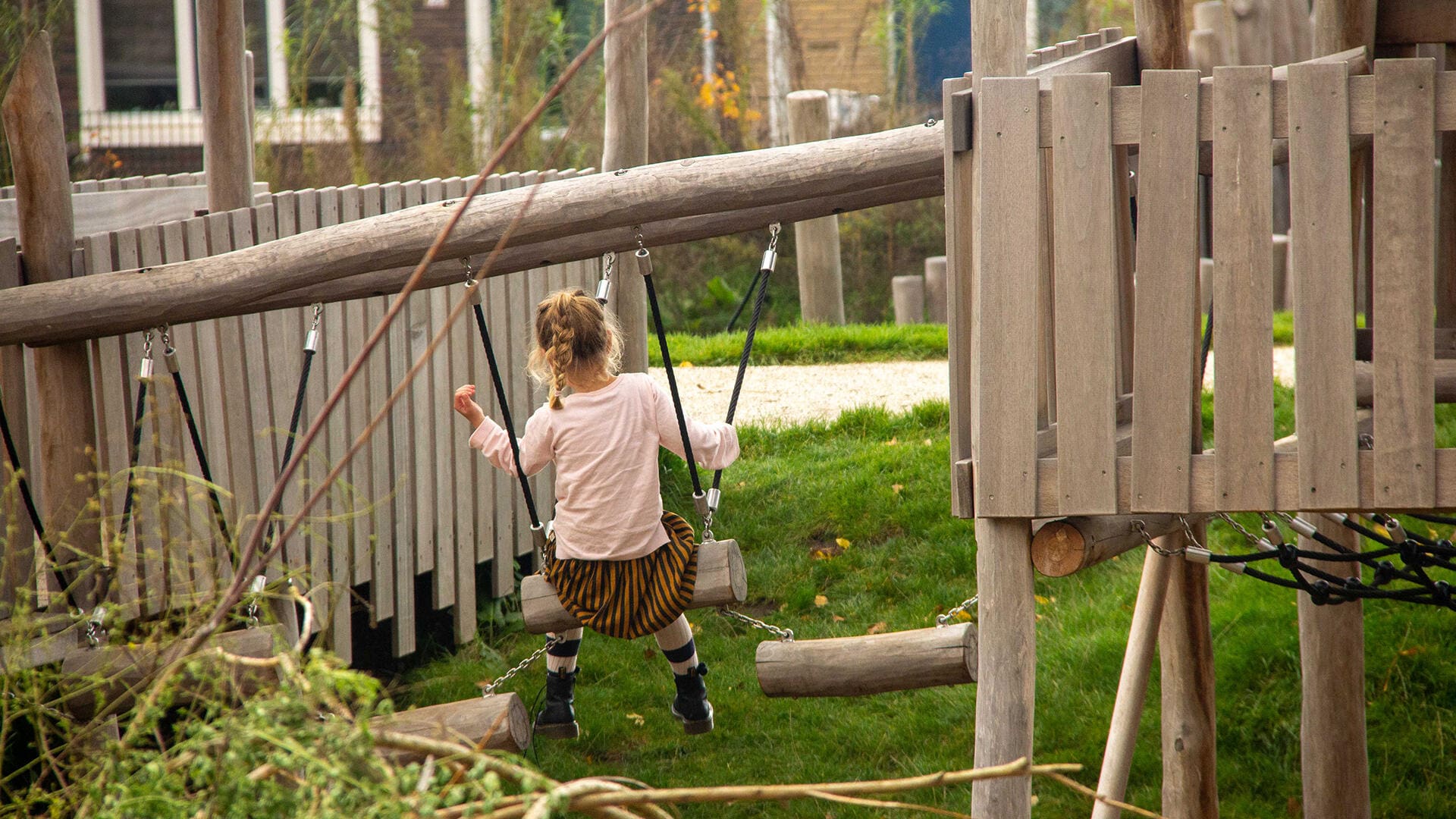 Realisatie Natuurspeeltuin De Hoef