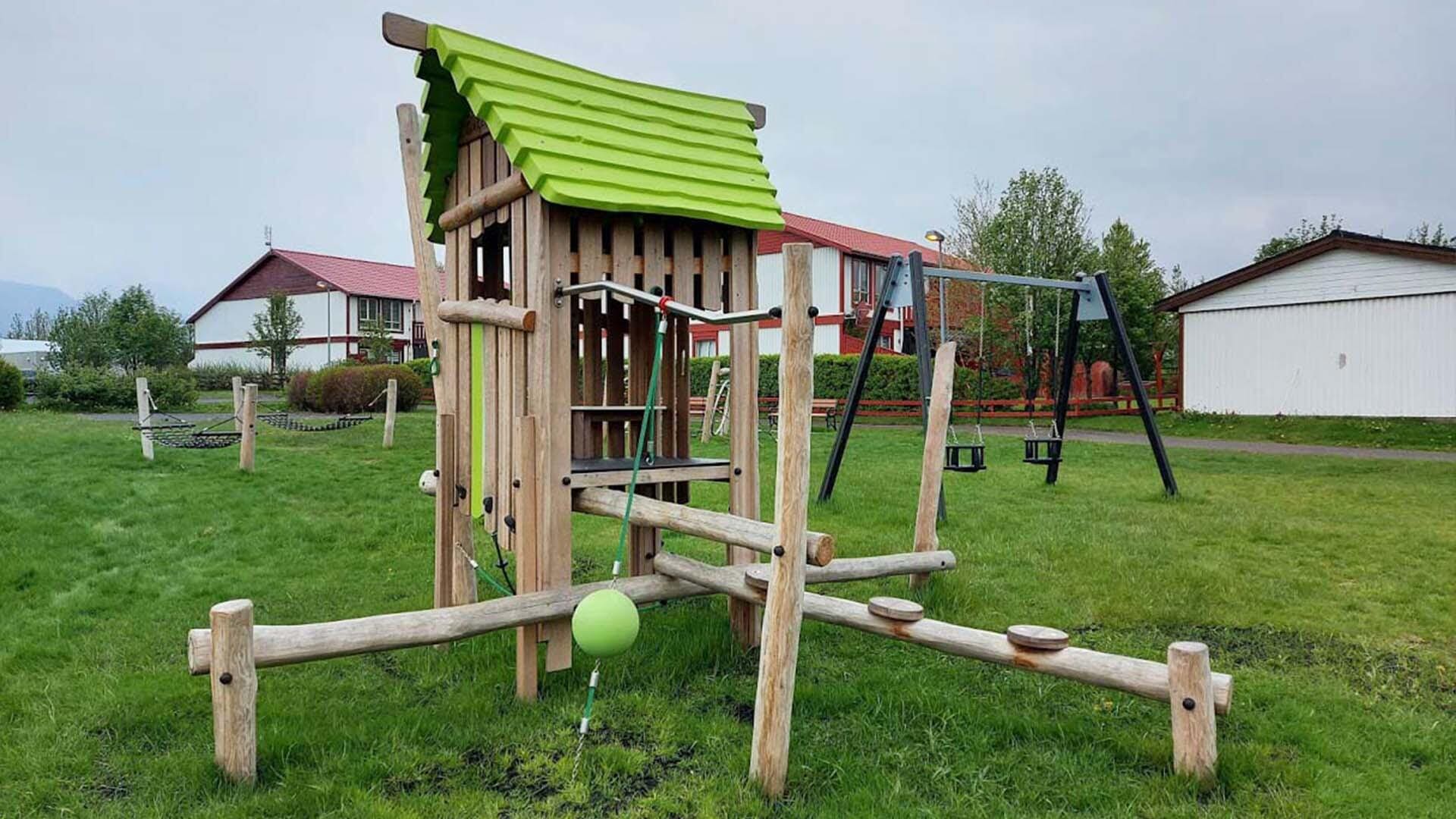 Island – Adventure Play Explore – Robinien