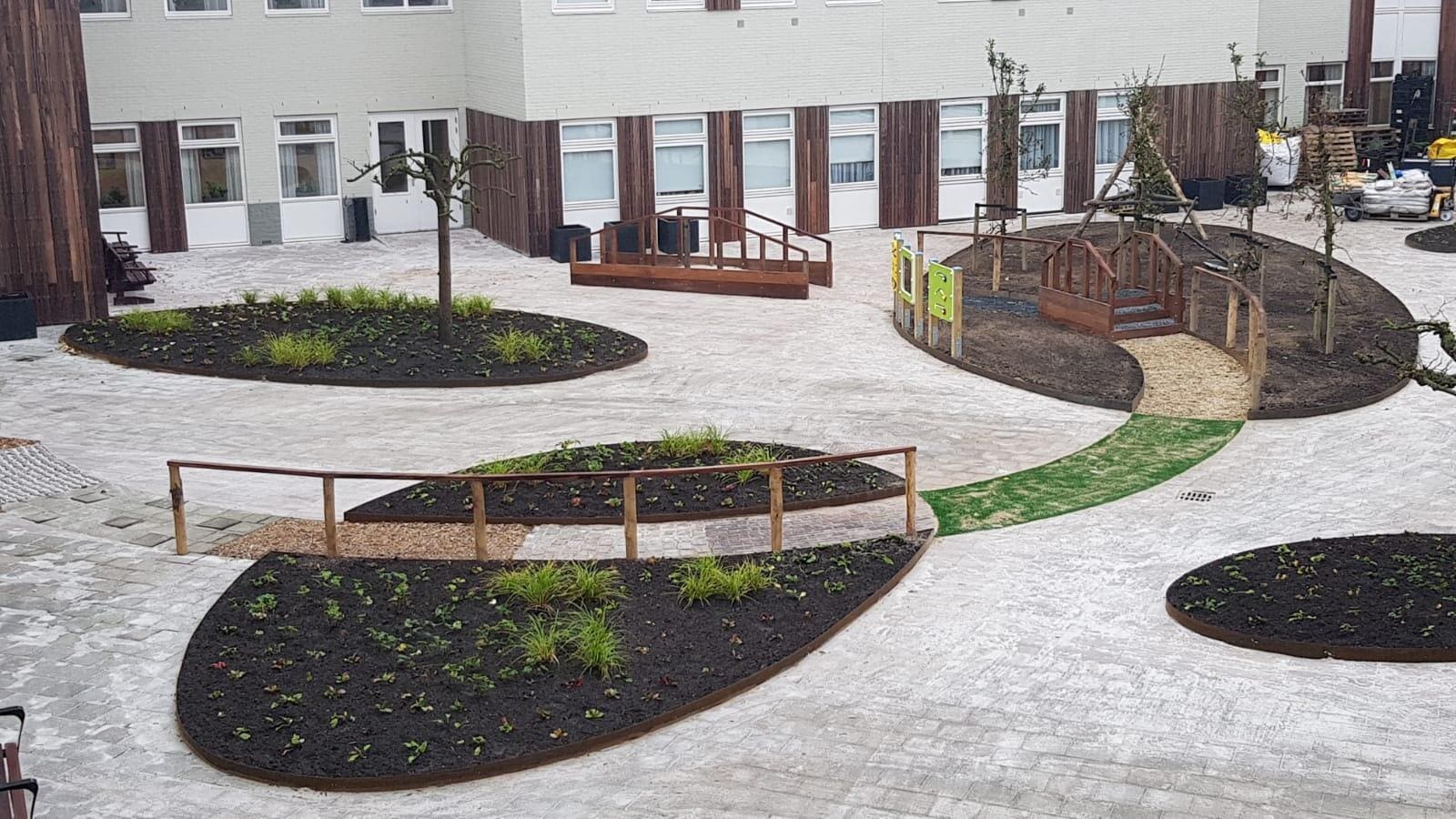 Exercise, play and experience gardens at “Aafje De Vijf Havens” in Rotterdam (NL)